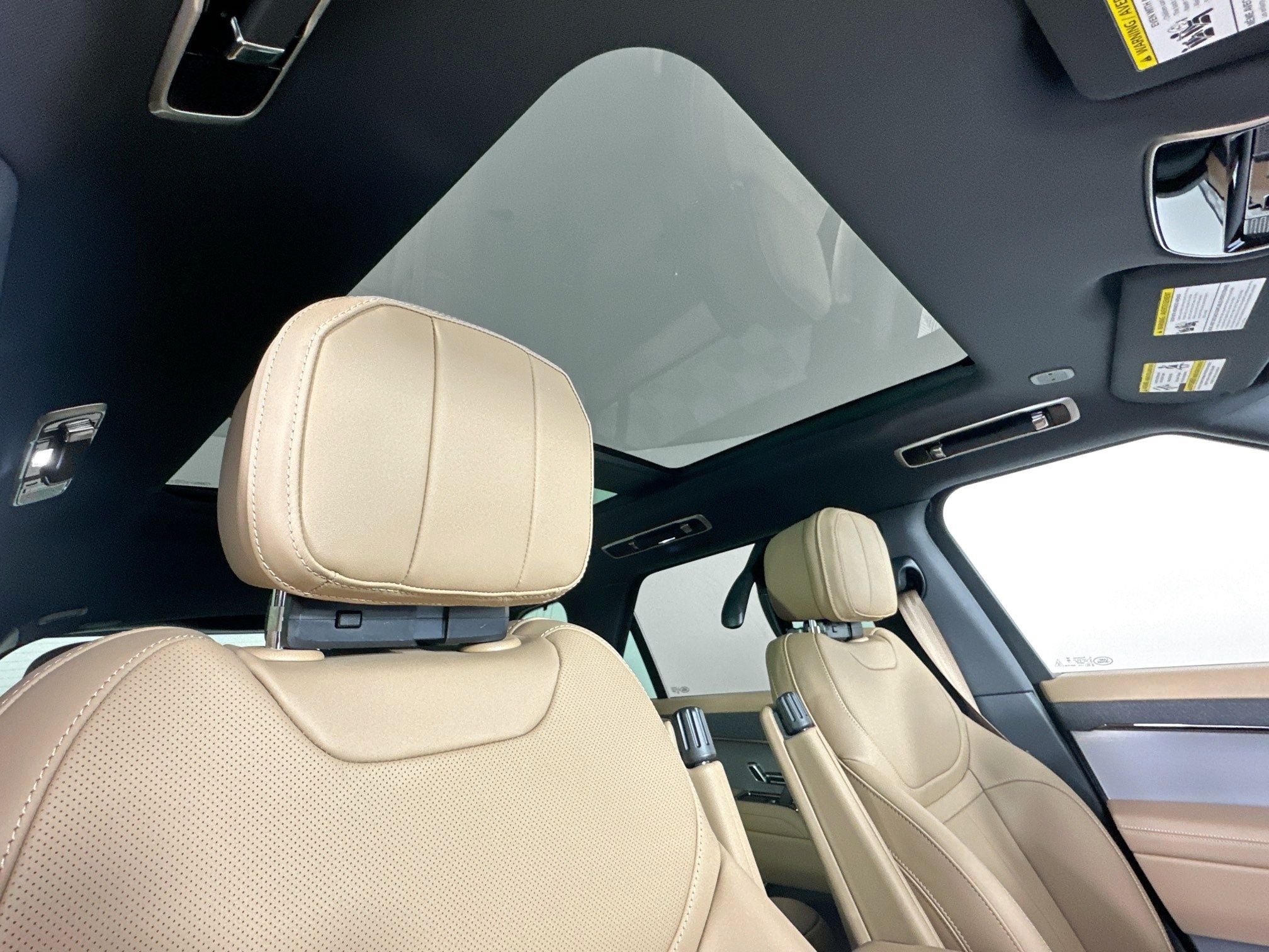 2026 Land Rover Range Rover Sport SE
