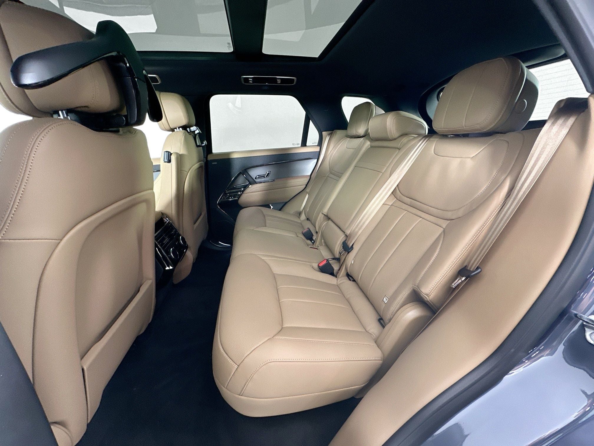 2026 Land Rover Range Rover Sport SE
