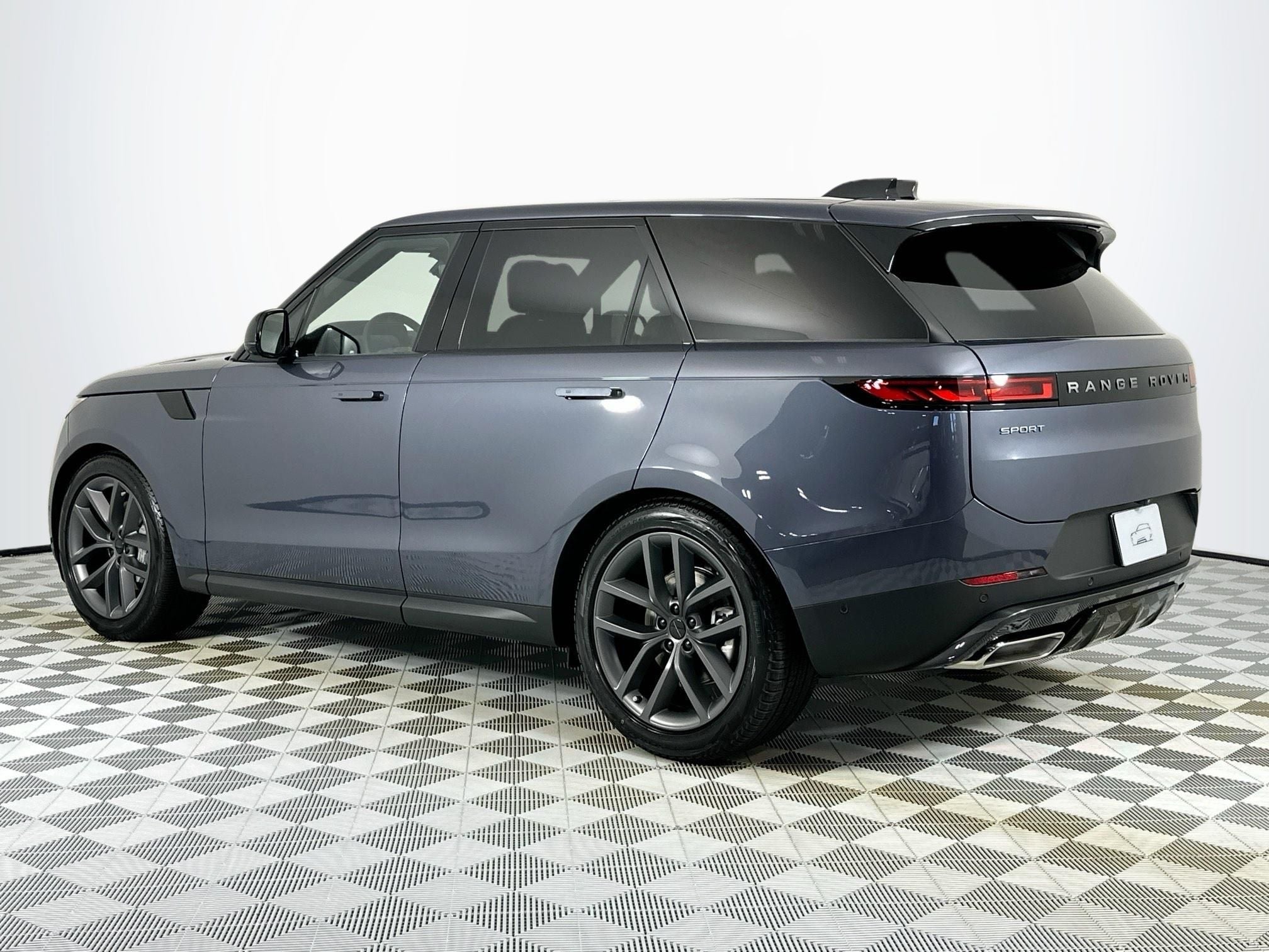 2026 Land Rover Range Rover Sport SE