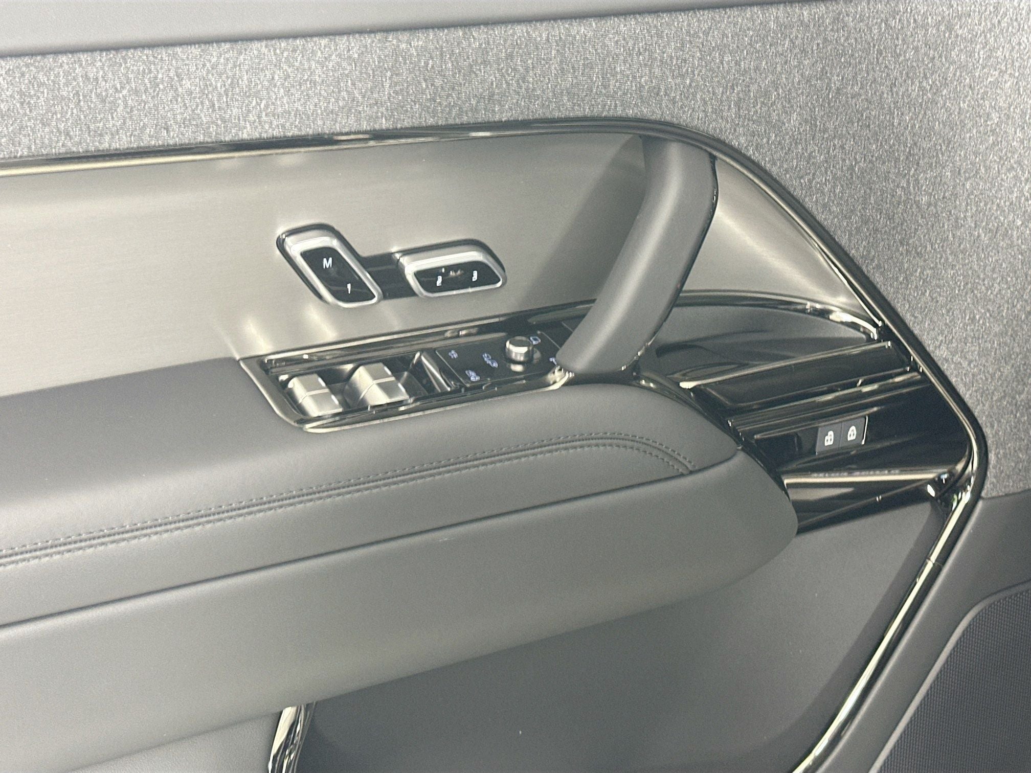 2026 Land Rover Range Rover Sport SE