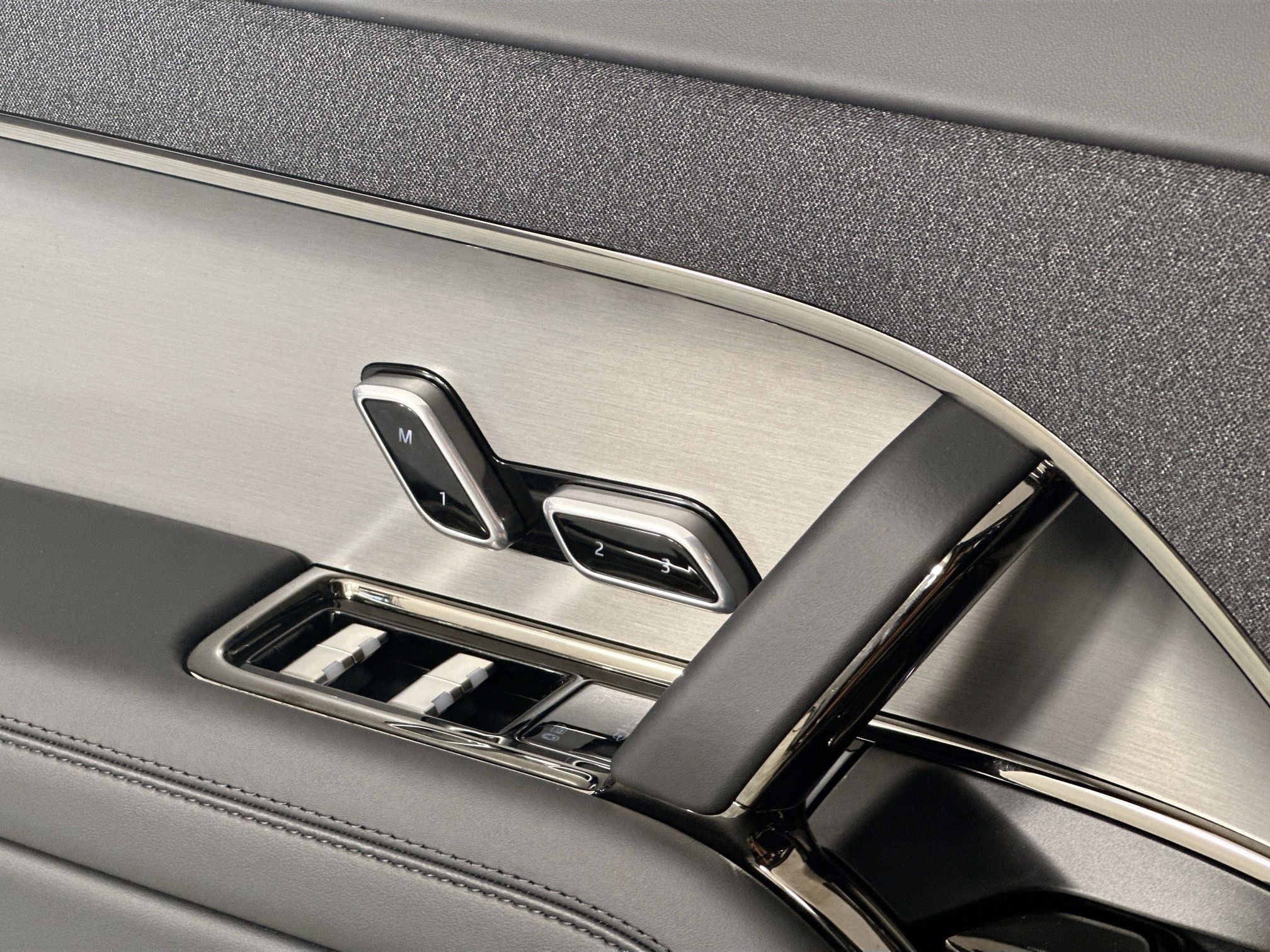 2026 Land Rover Range Rover Sport SE