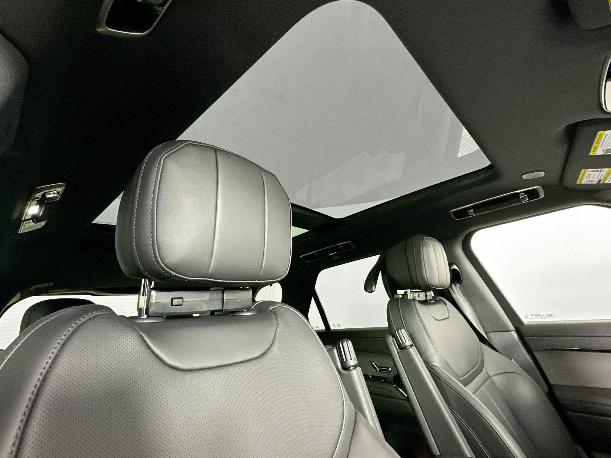 2026 Land Rover Range Rover Sport SE