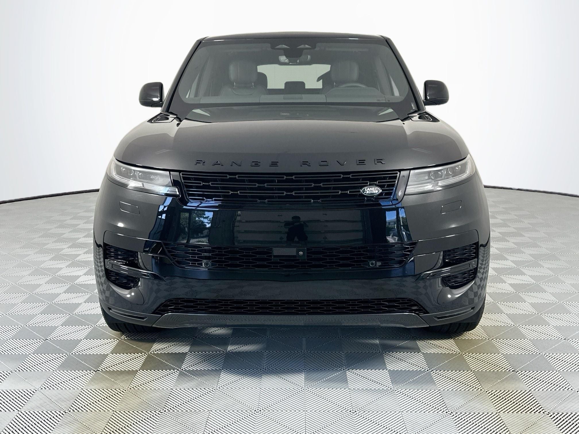 2026 Land Rover Range Rover Sport SE