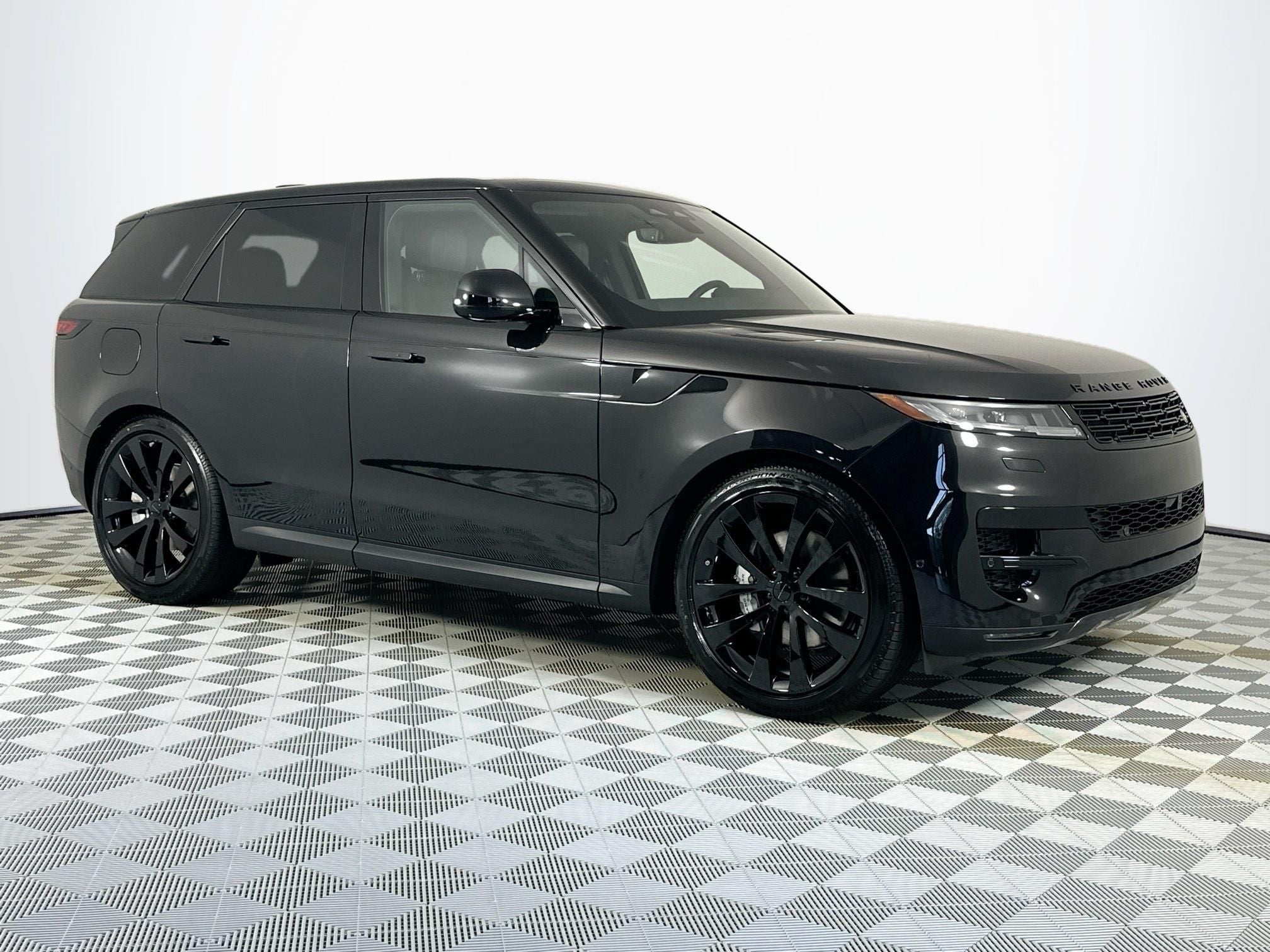 2026 Land Rover Range Rover Sport SE