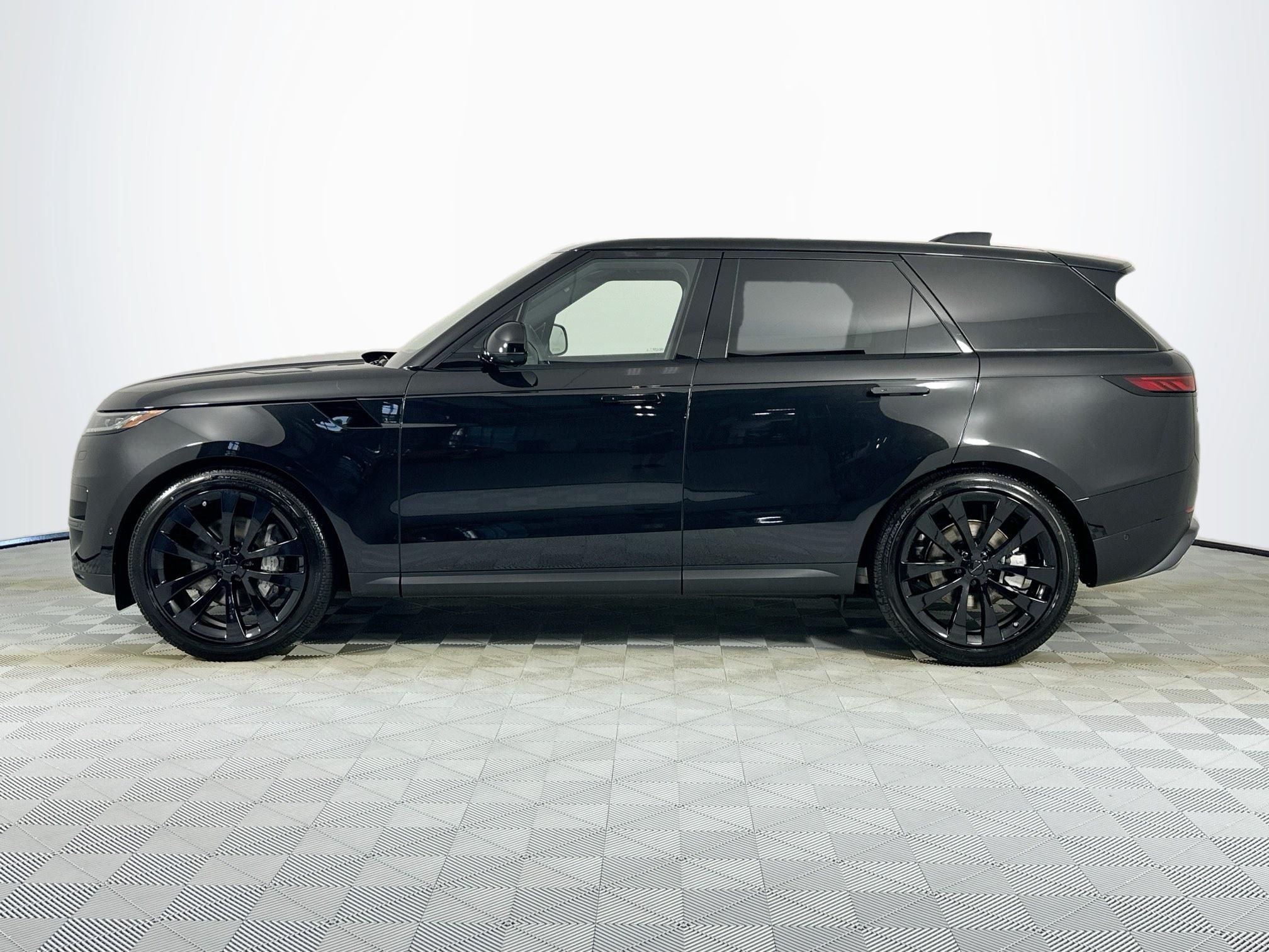 2026 Land Rover Range Rover Sport SE
