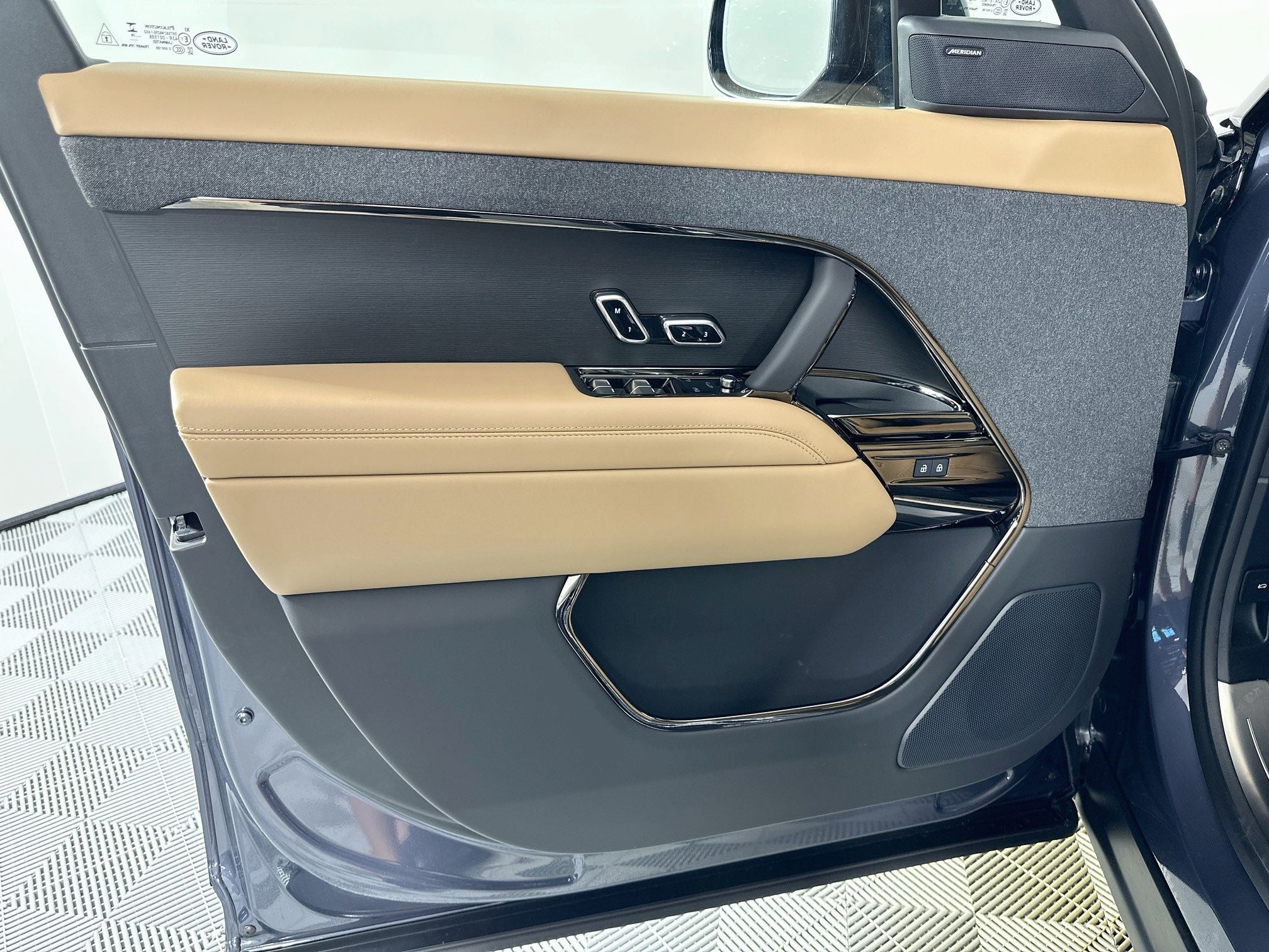 2026 Land Rover Range Rover Sport SE