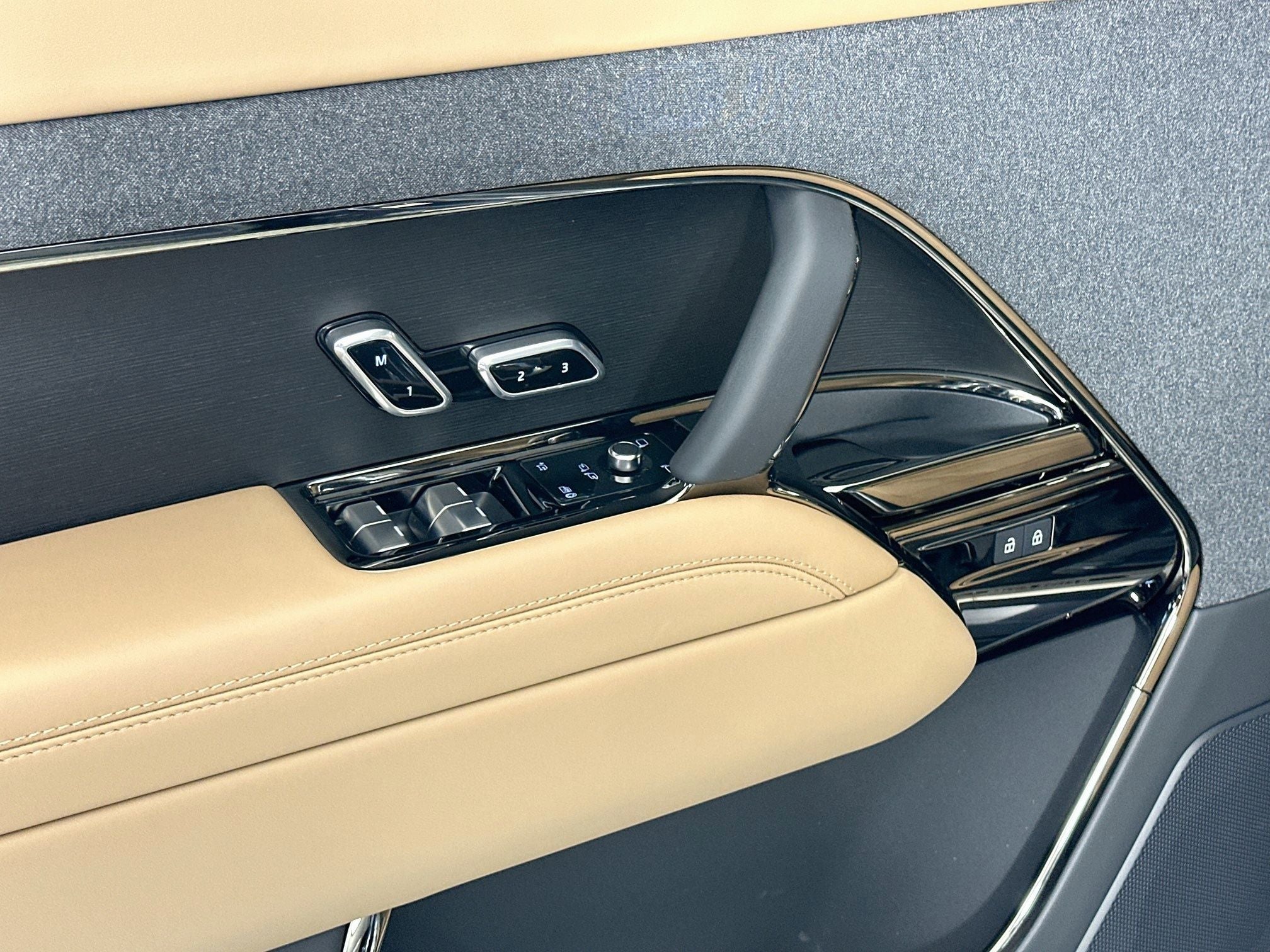 2026 Land Rover Range Rover Sport SE