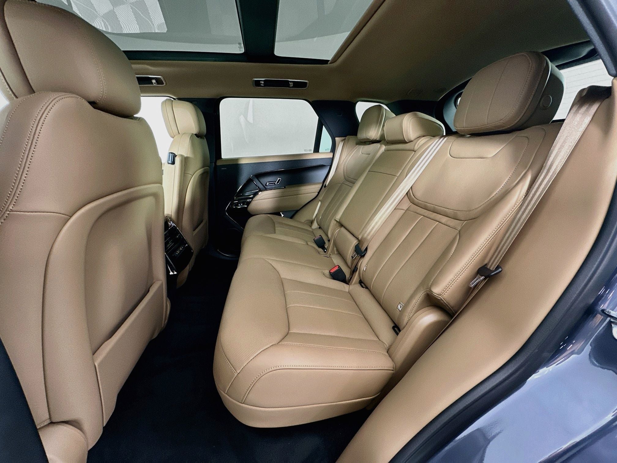 2026 Land Rover Range Rover Sport SE