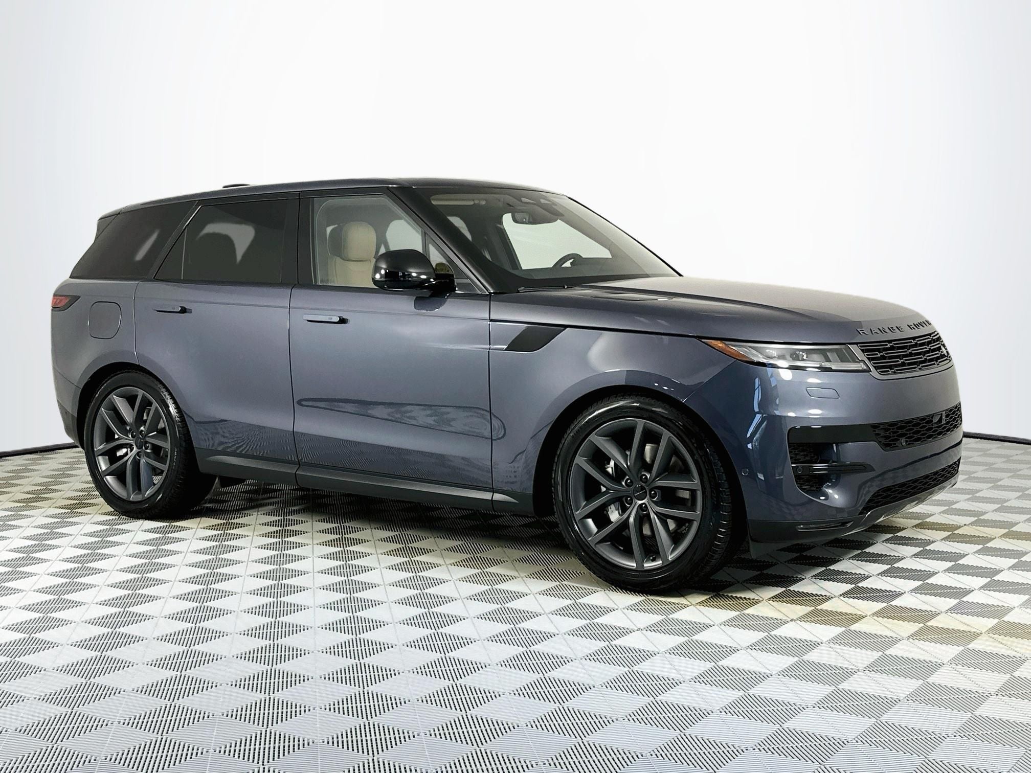 2026 Land Rover Range Rover Sport SE
