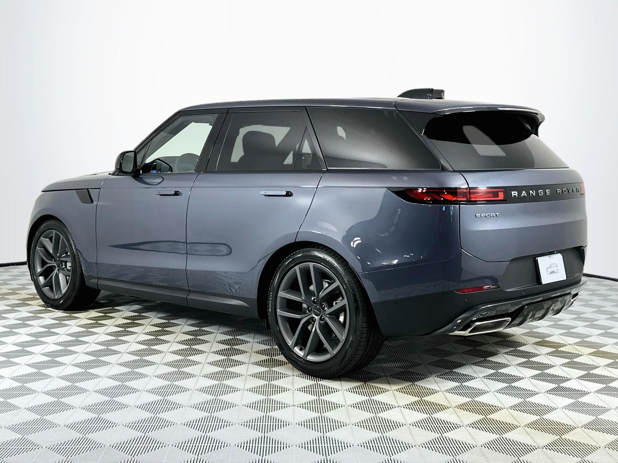 2026 Land Rover Range Rover Sport SE