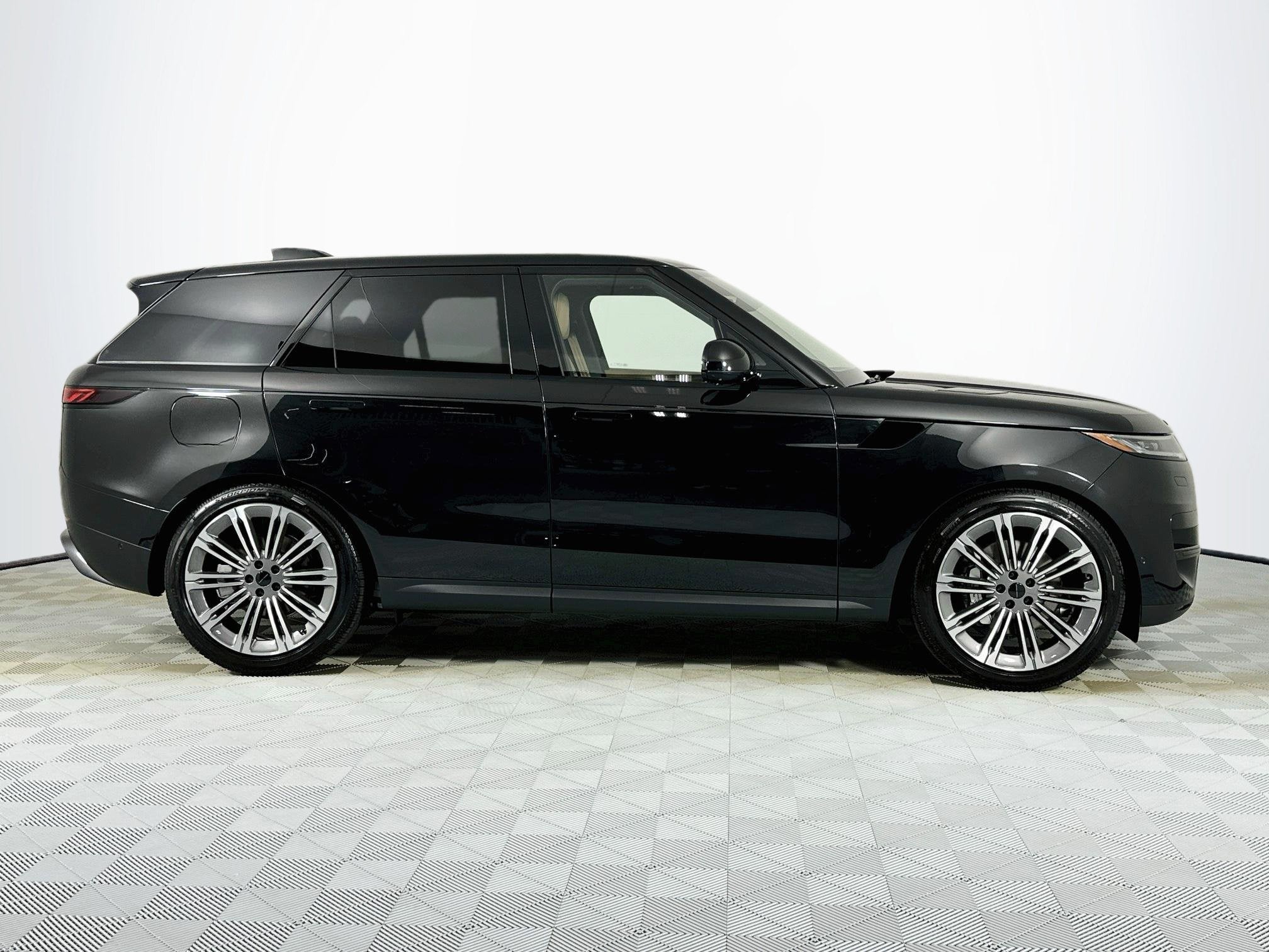 2027 Land Rover Range Rover Sport SE