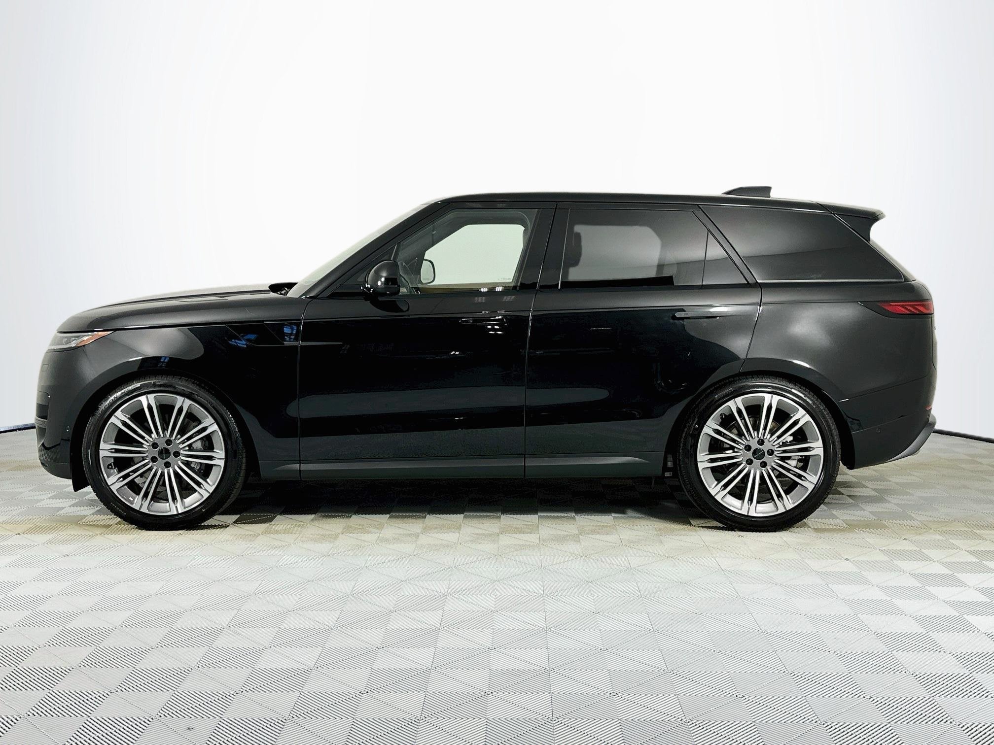 2027 Land Rover Range Rover Sport SE