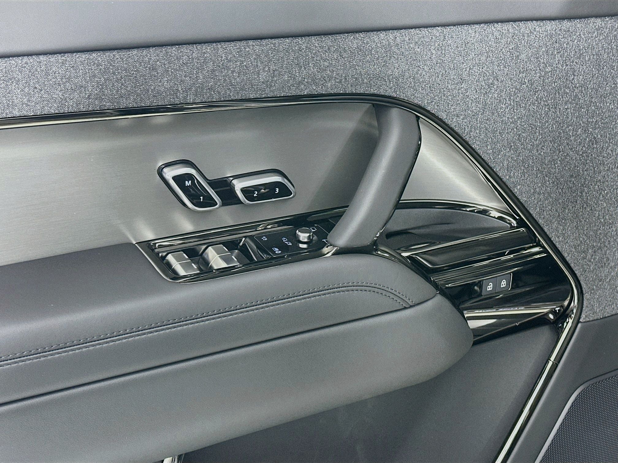 2026 Land Rover Range Rover Sport SE