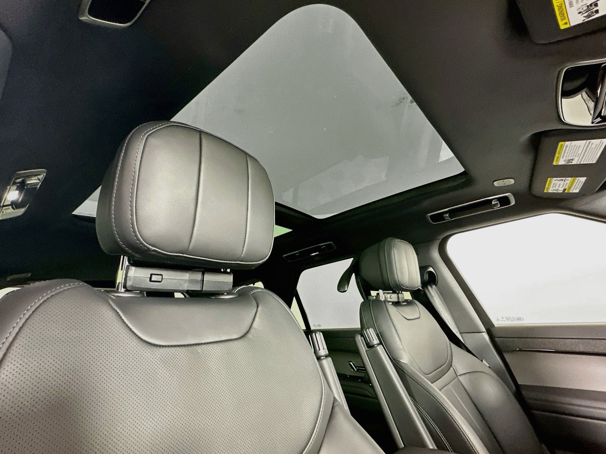 2026 Land Rover Range Rover Sport SE