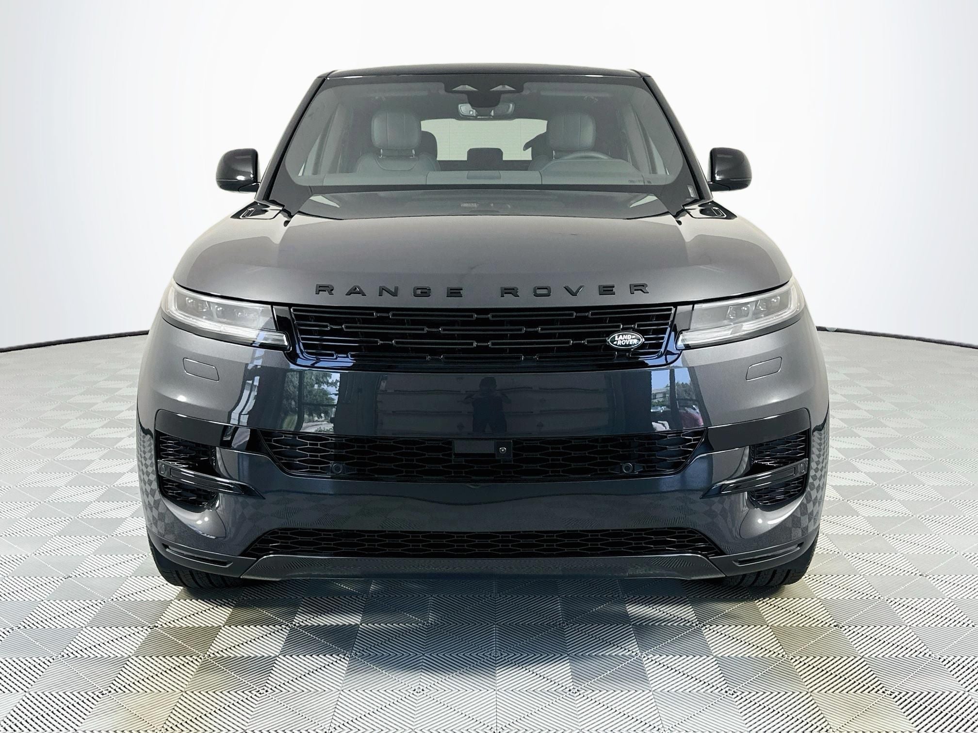 2026 Land Rover Range Rover Sport SE