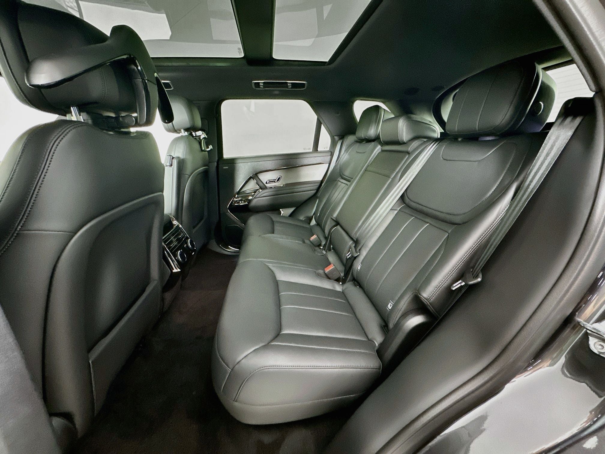 2026 Land Rover Range Rover Sport SE