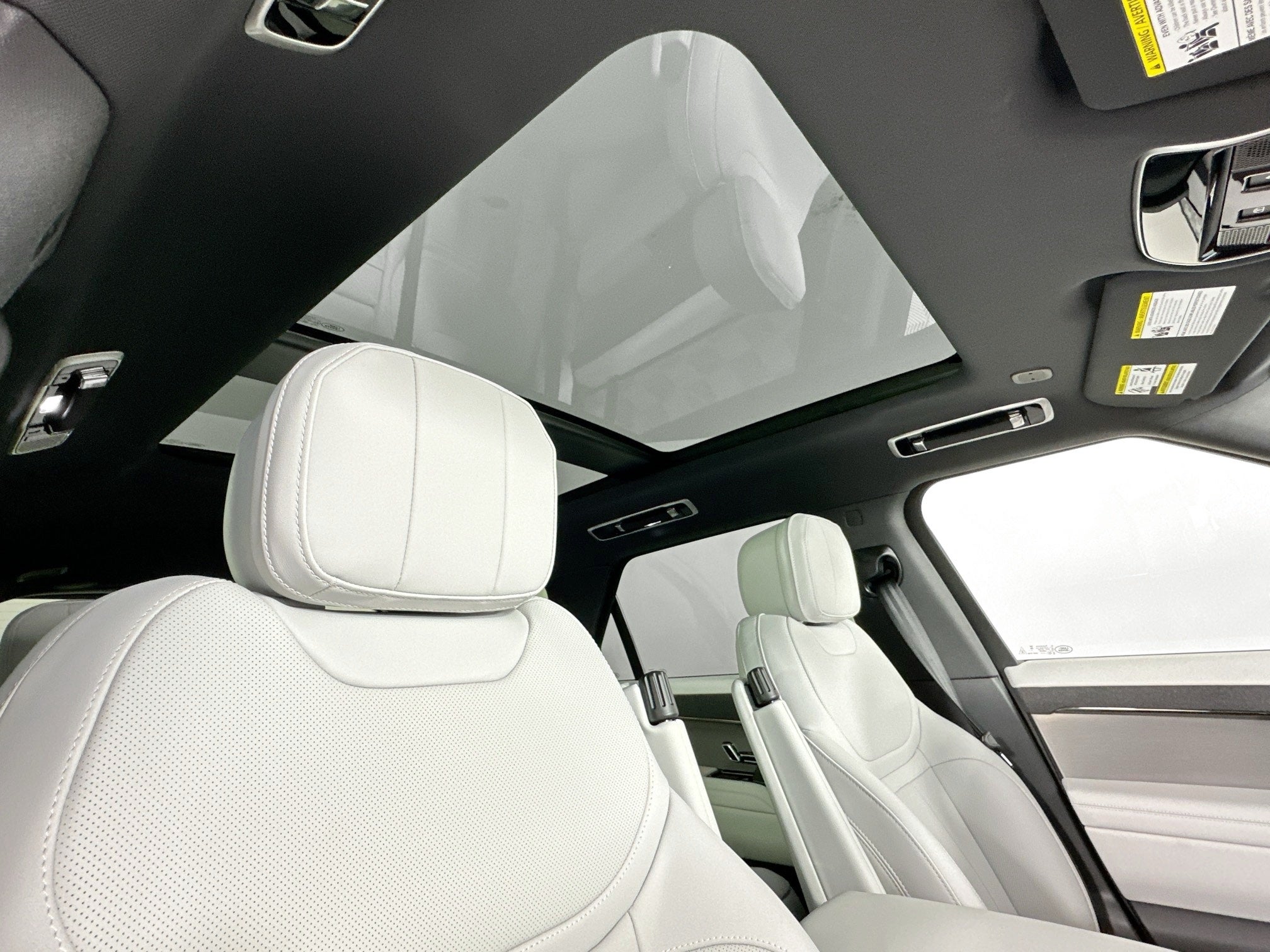 2026 Land Rover Range Rover Sport SE