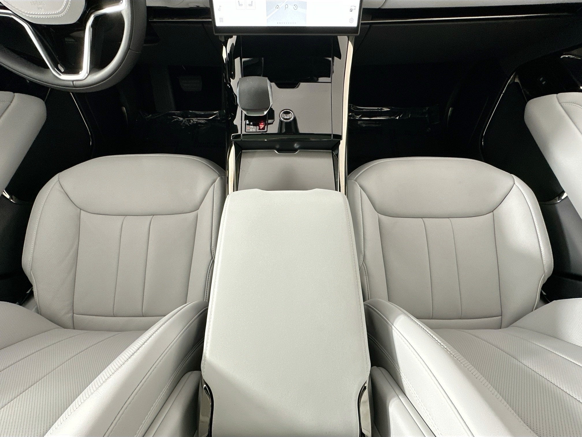 2026 Land Rover Range Rover Sport SE