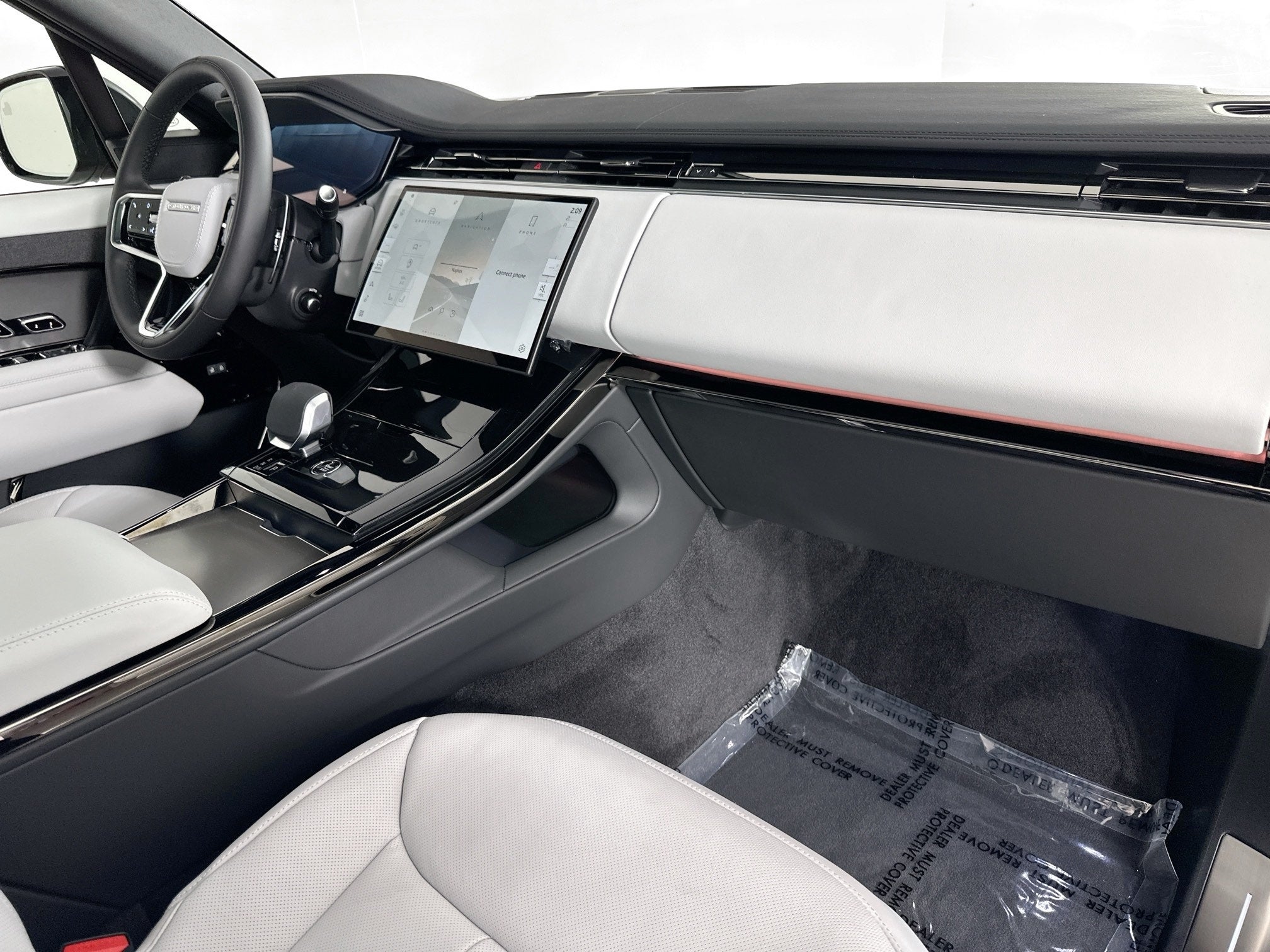 2026 Land Rover Range Rover Sport SE