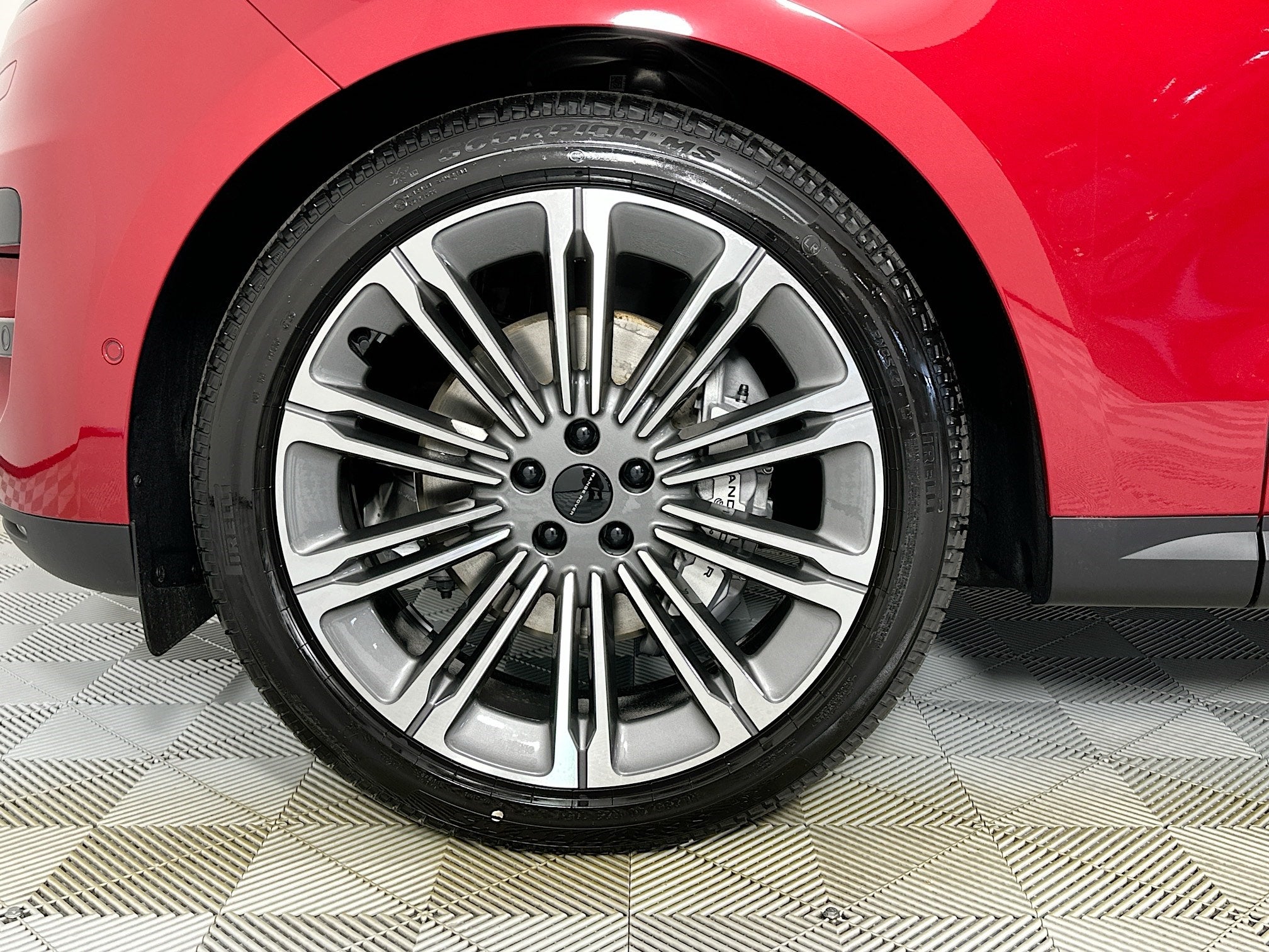 2026 Land Rover Range Rover Sport SE