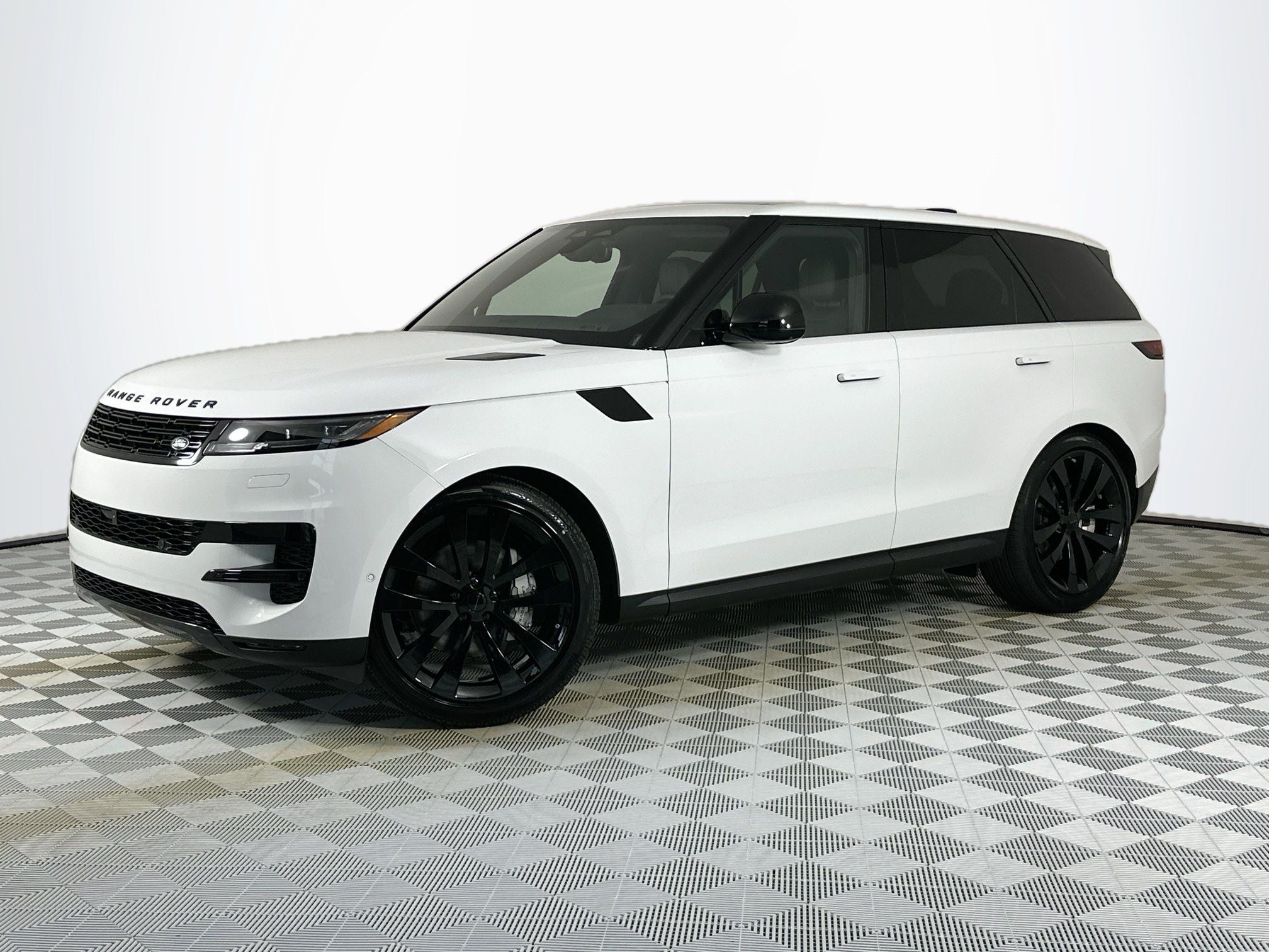 2026 Land Rover Range Rover Sport SE