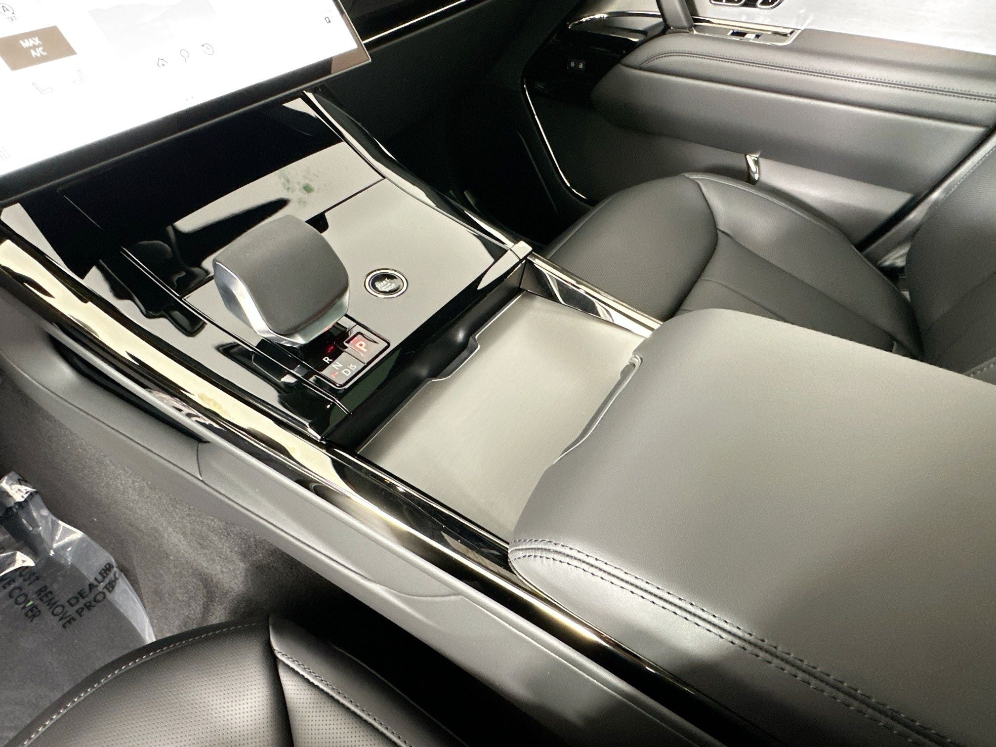 2026 Land Rover Range Rover Sport SE