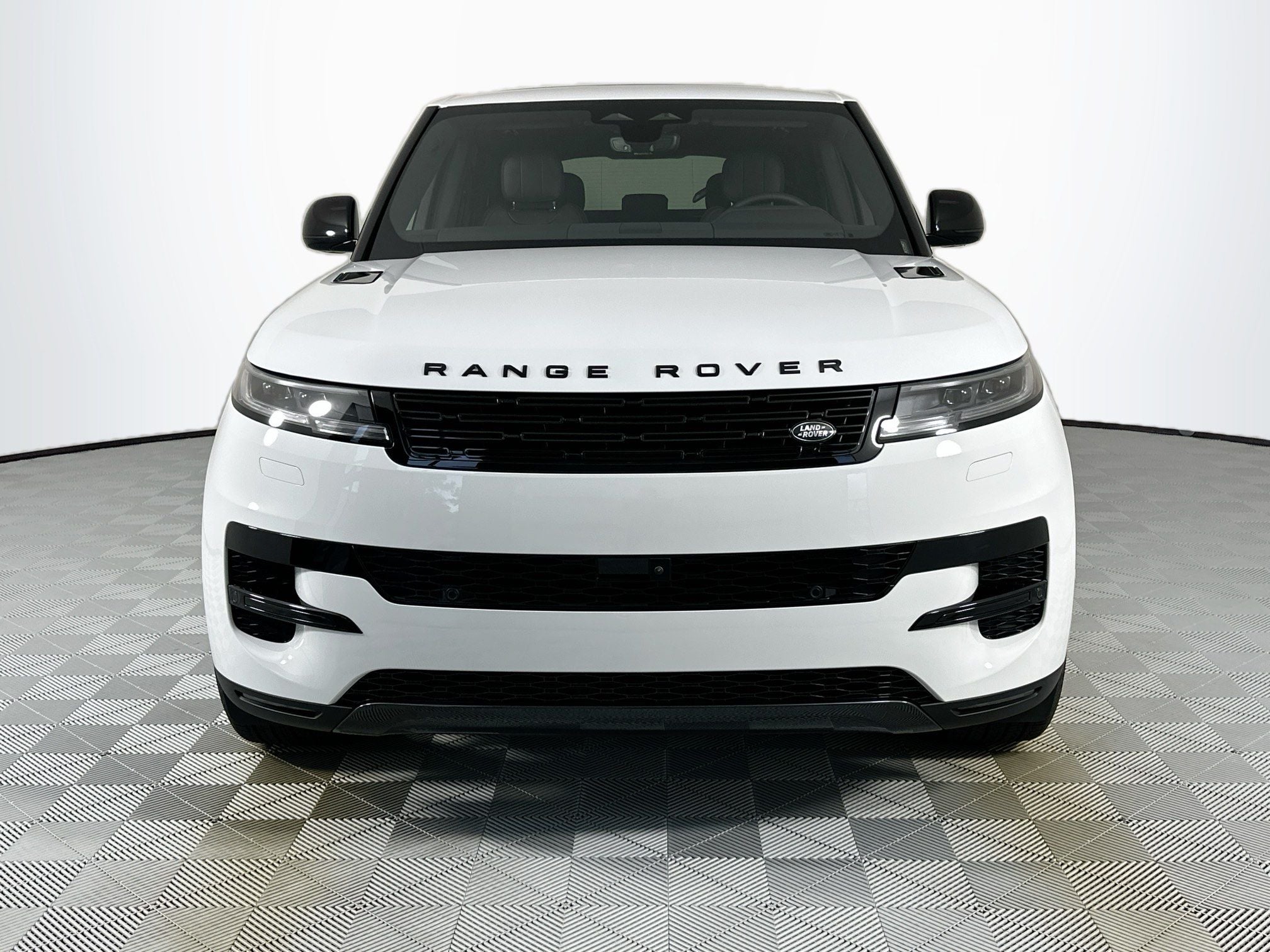 2026 Land Rover Range Rover Sport SE