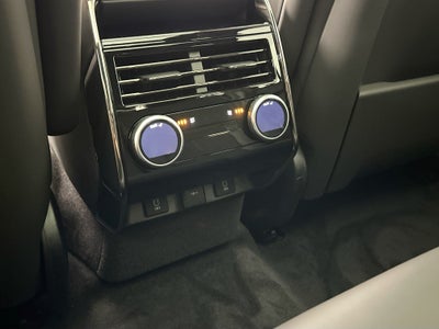 2026 Land Rover Range Rover Sport SE