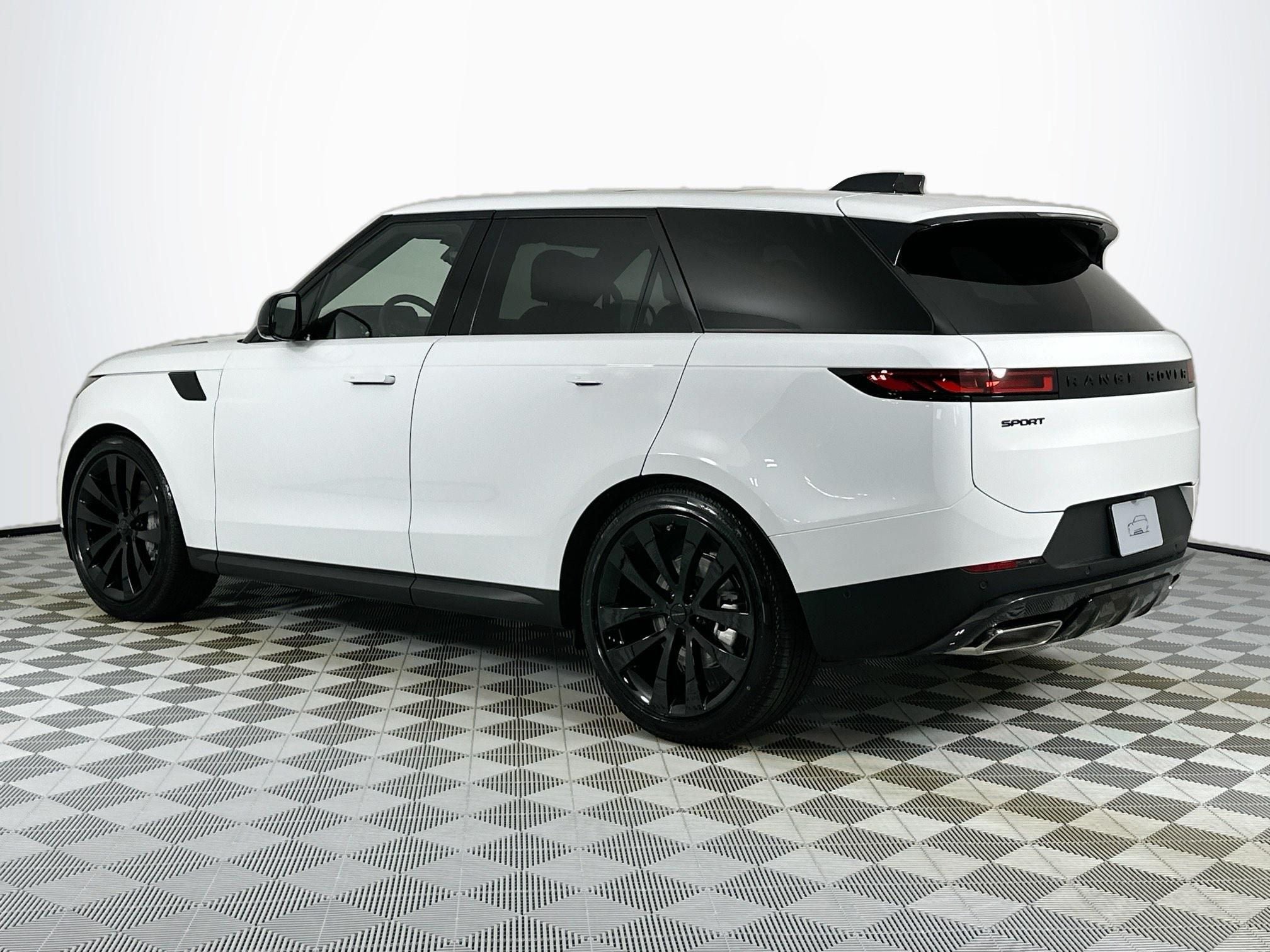 2026 Land Rover Range Rover Sport SE