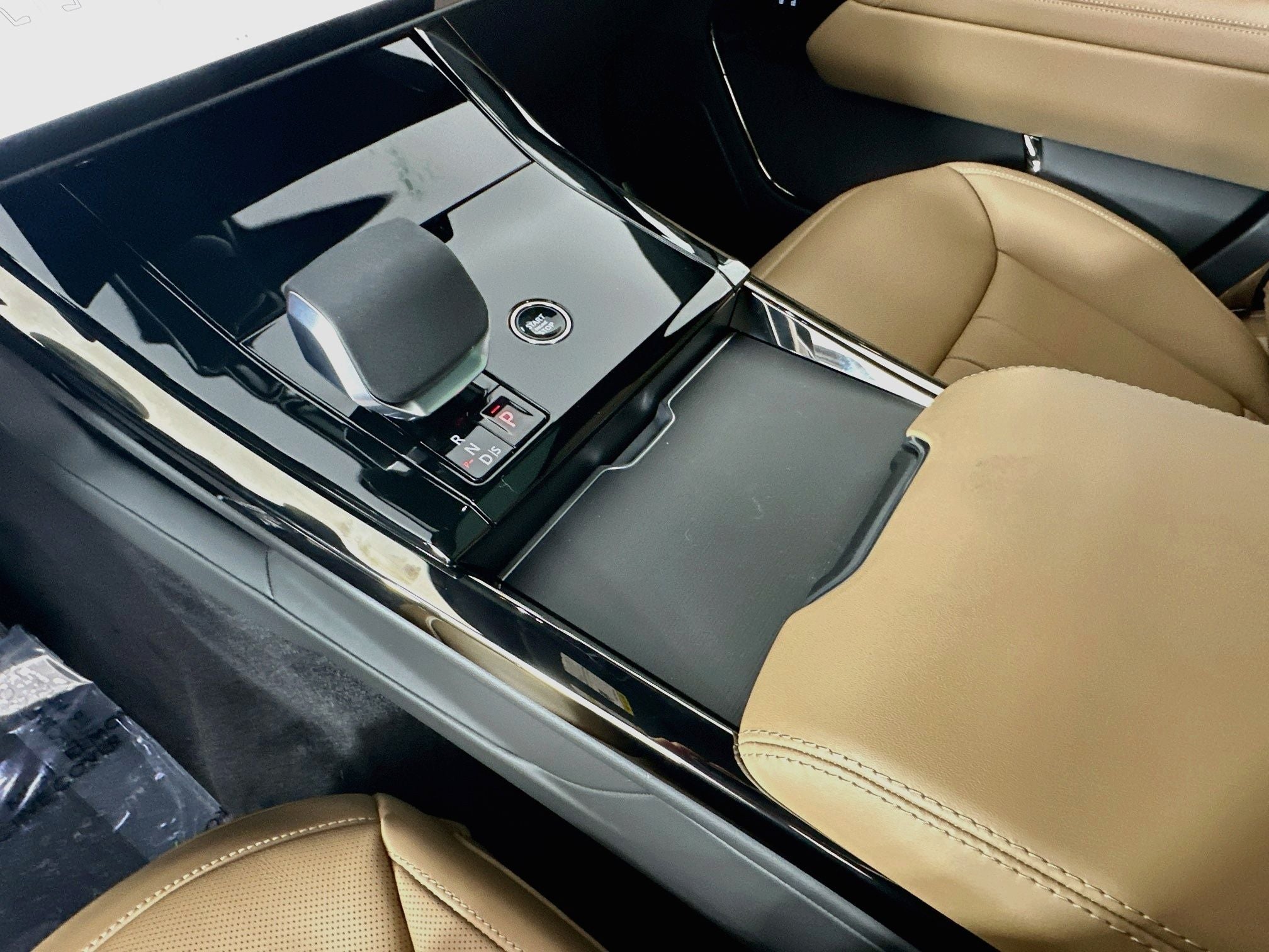 2026 Land Rover Range Rover Sport SE