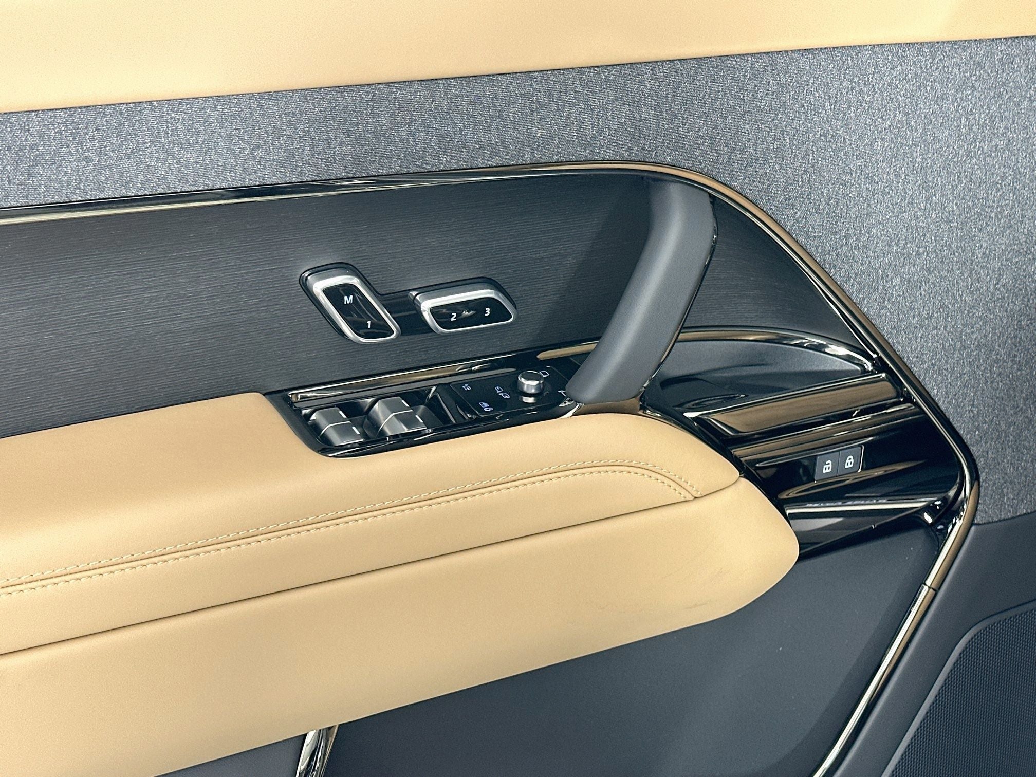 2026 Land Rover Range Rover Sport SE