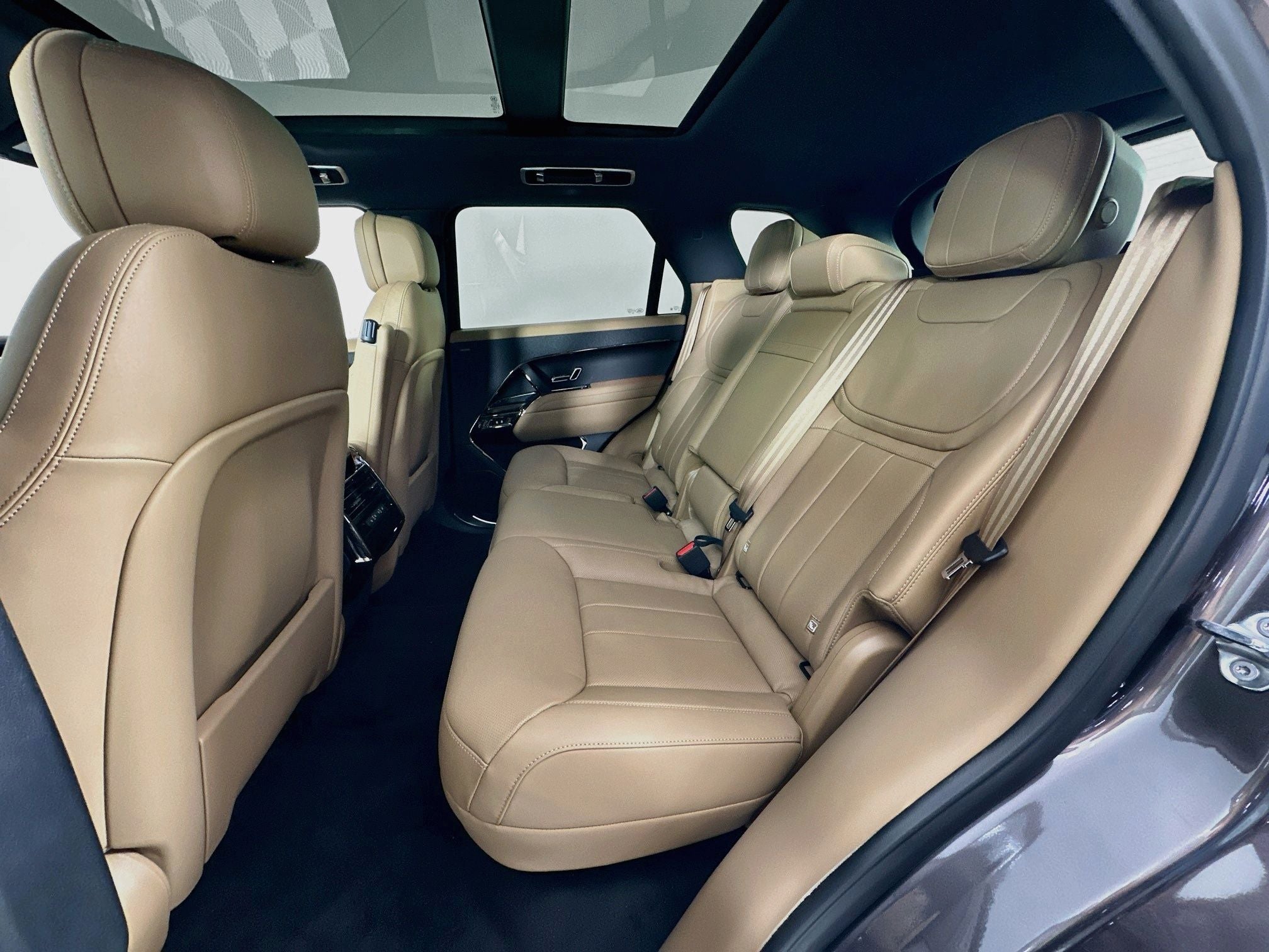 2026 Land Rover Range Rover Sport SE