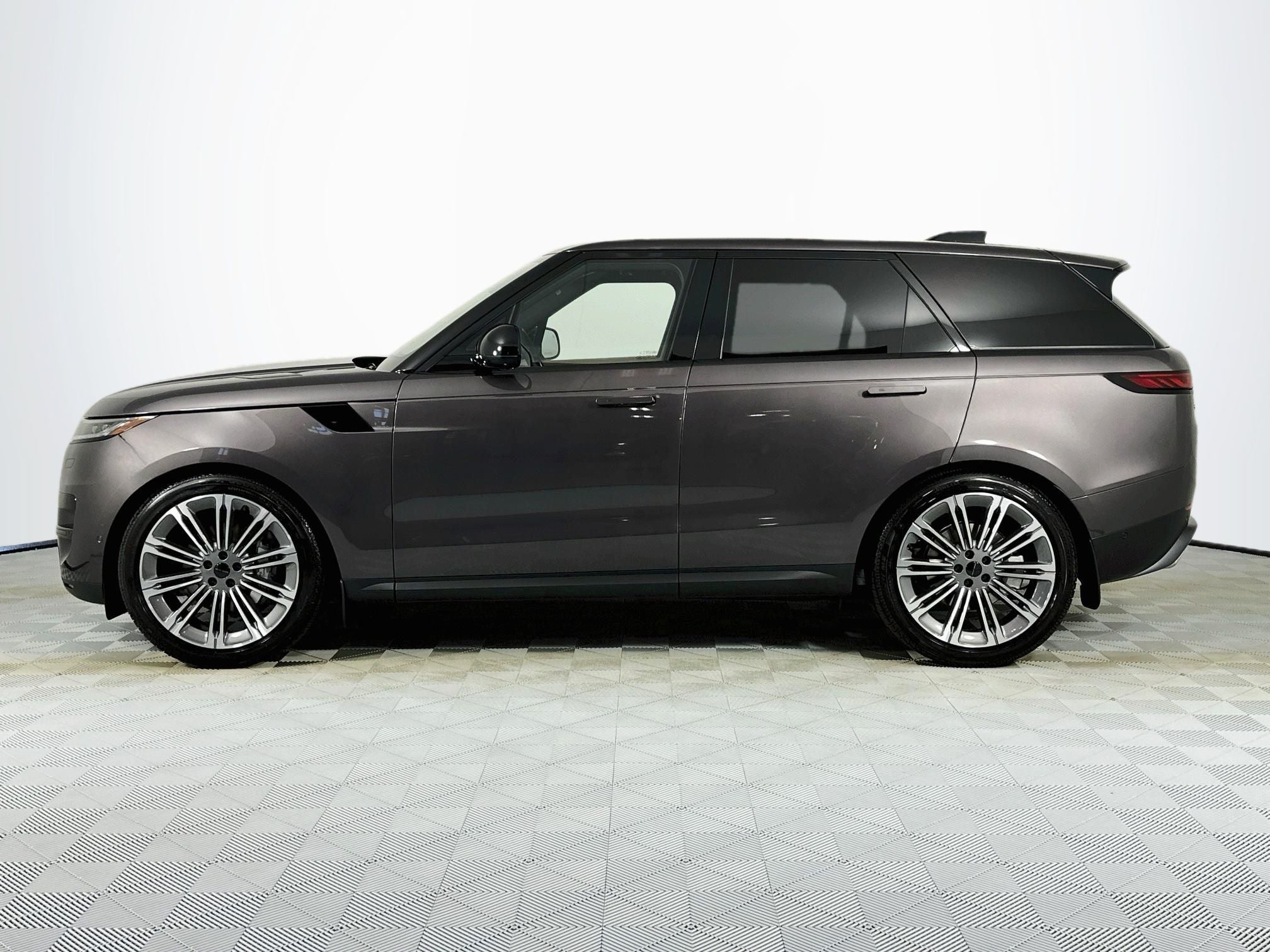 2026 Land Rover Range Rover Sport SE
