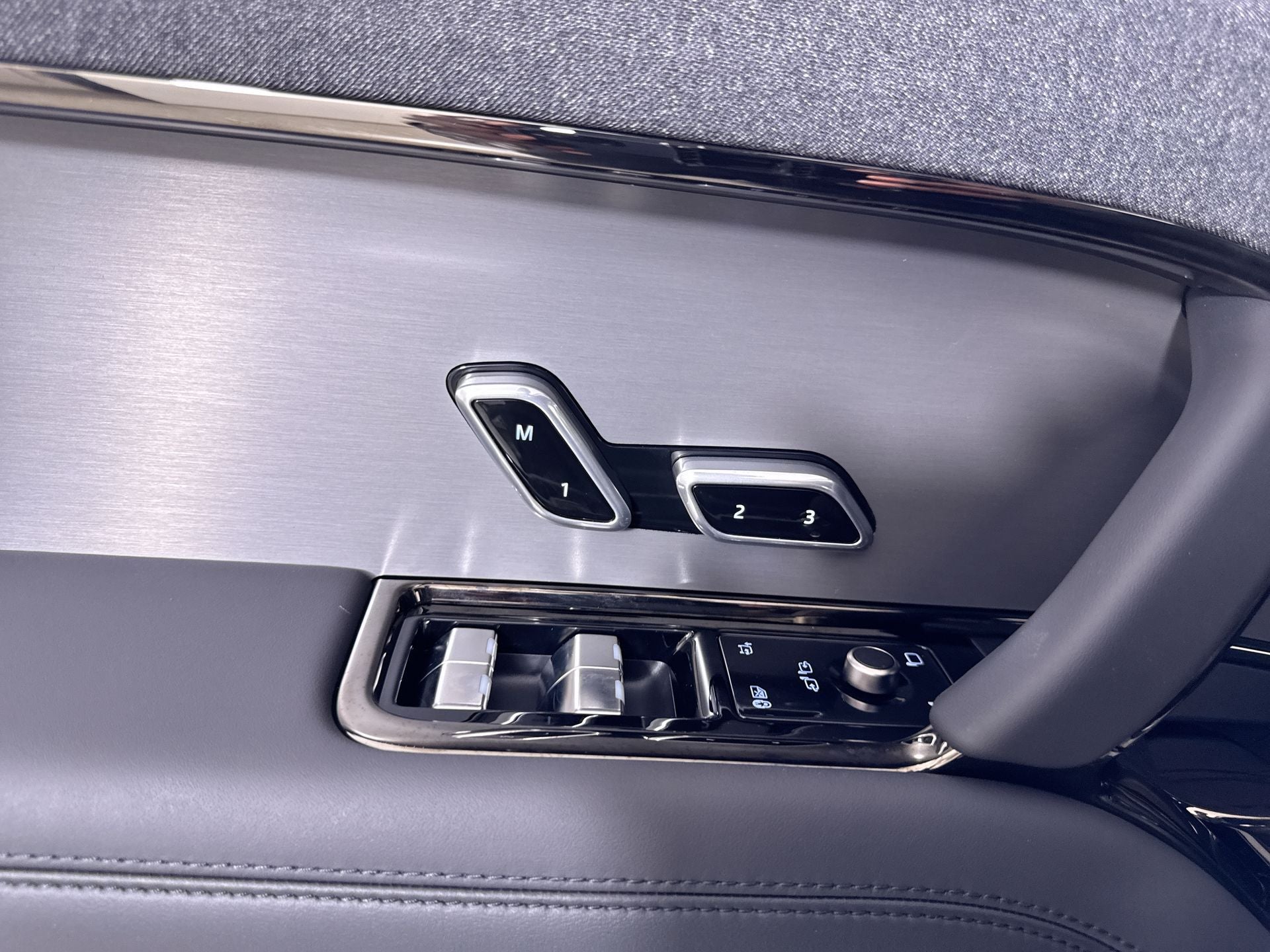 2027 Land Rover Range Rover Sport SE