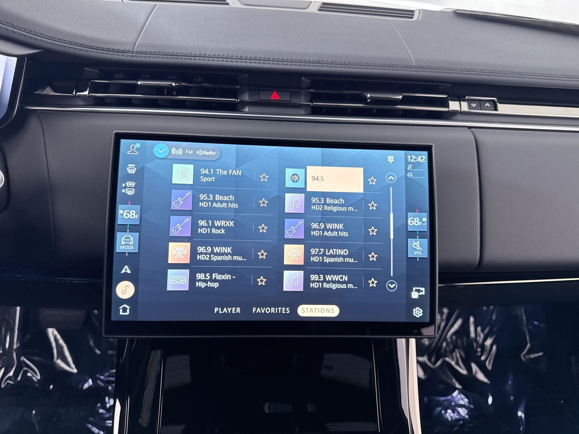 2027 Land Rover Range Rover Sport SE