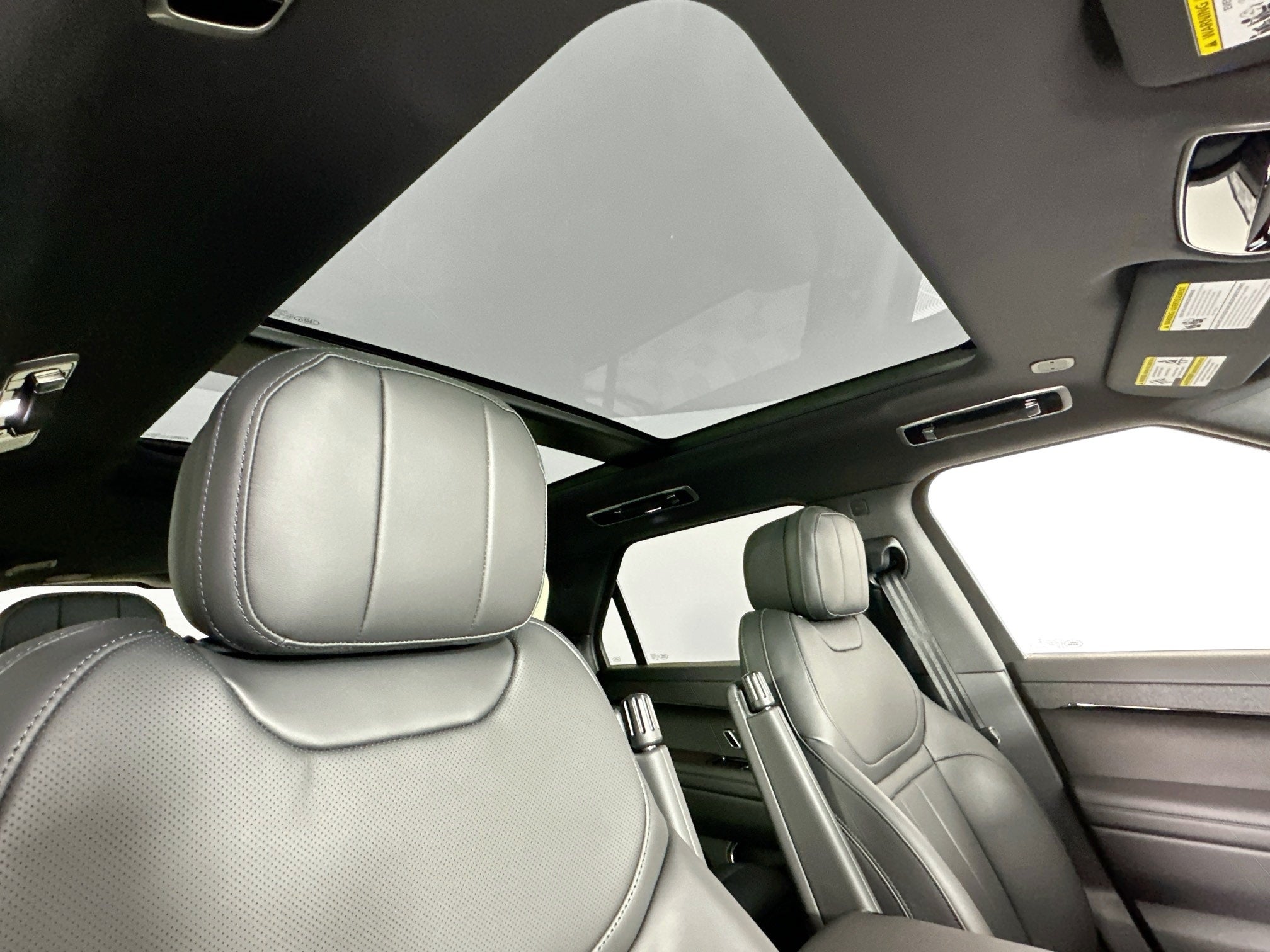 2026 Land Rover Range Rover Sport SE