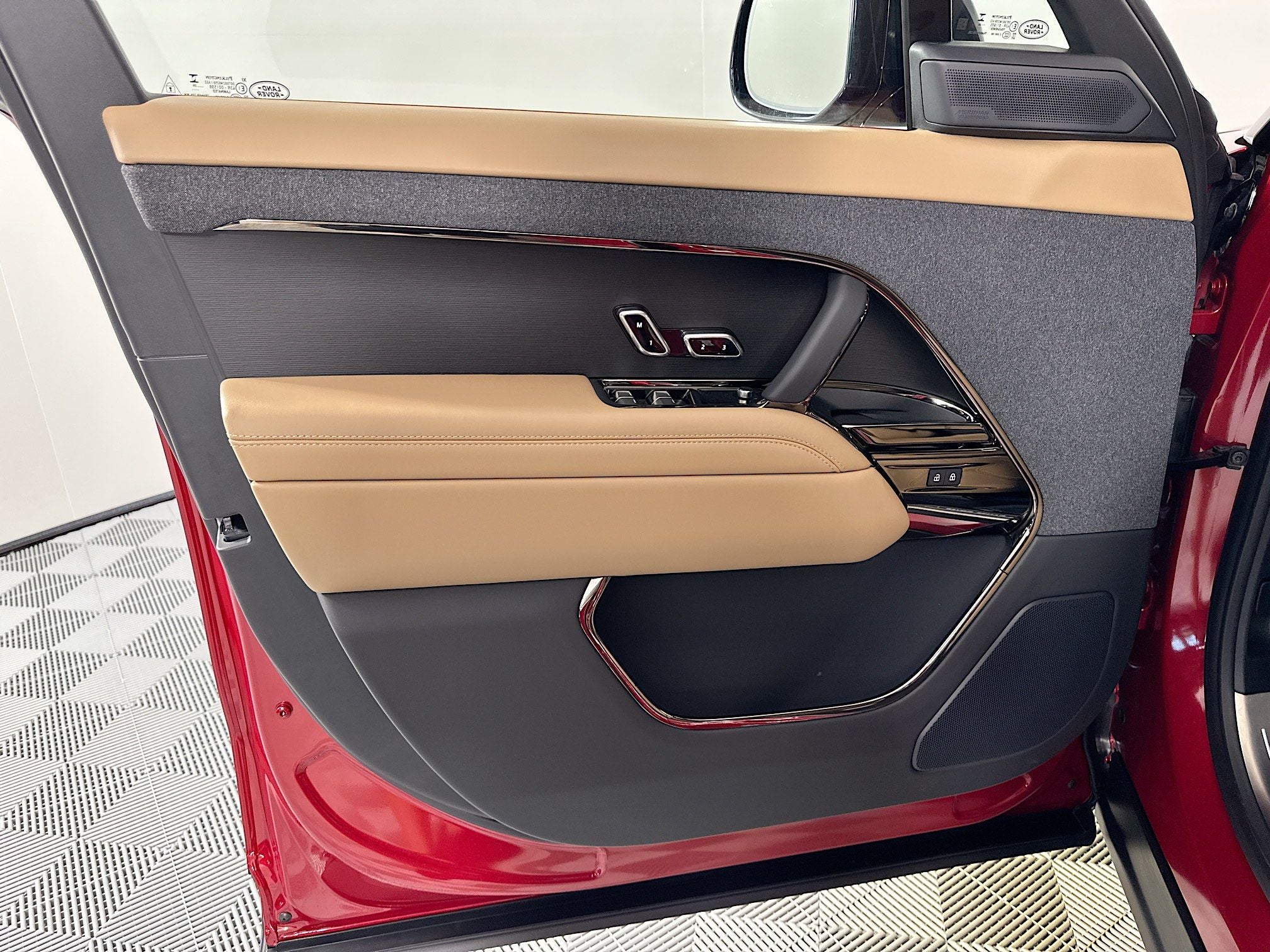 2026 Land Rover Range Rover Sport SE
