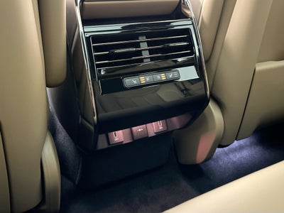 2026 Land Rover Range Rover Sport SE