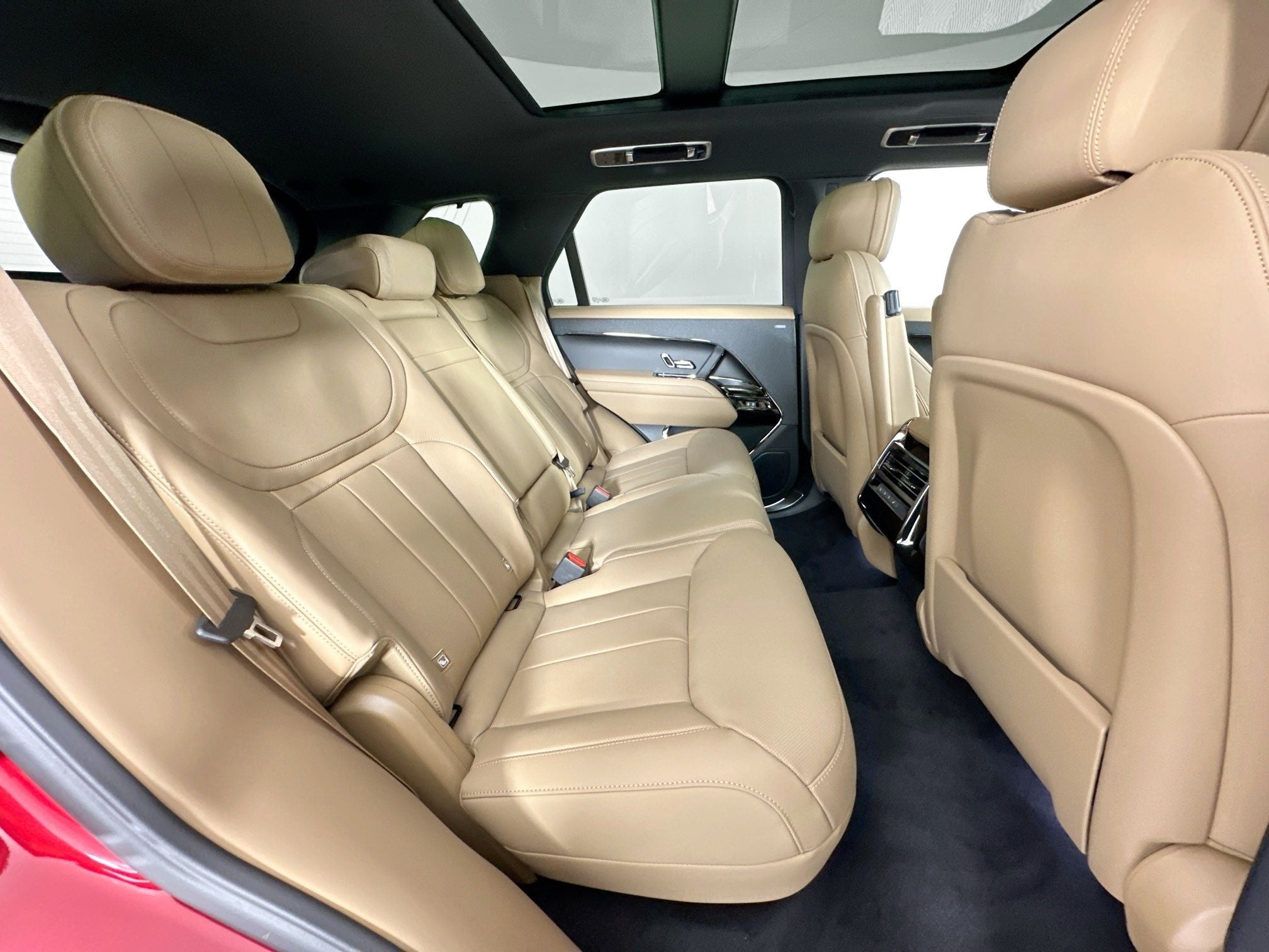 2026 Land Rover Range Rover Sport SE