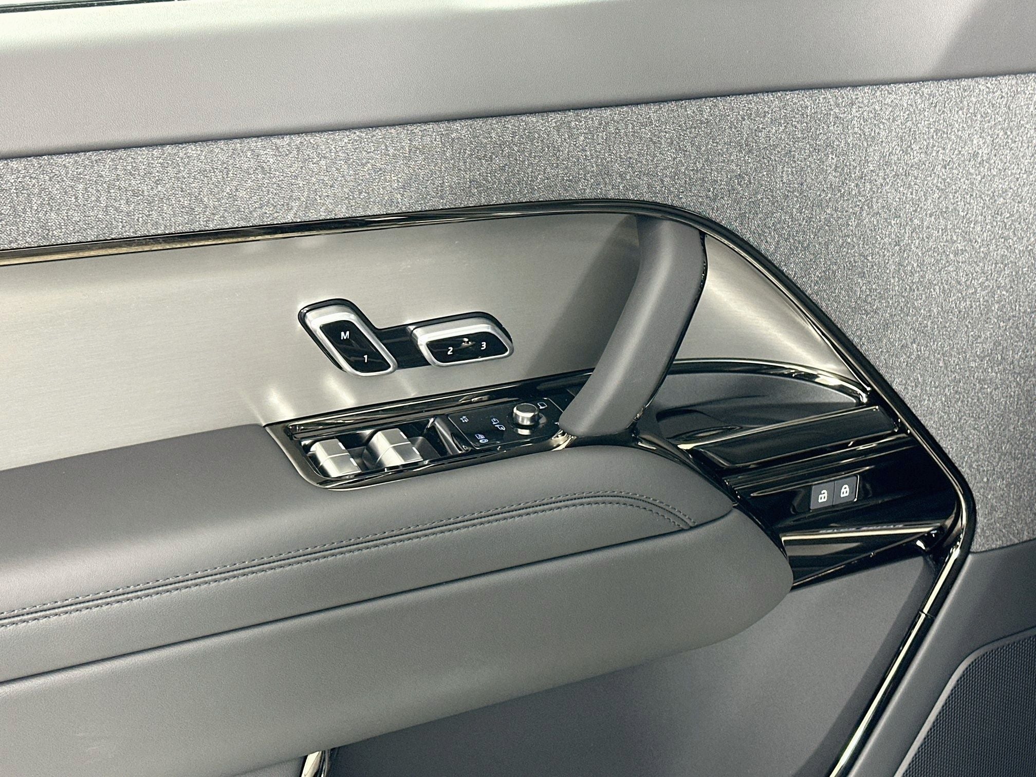 2027 Land Rover Range Rover Sport SE
