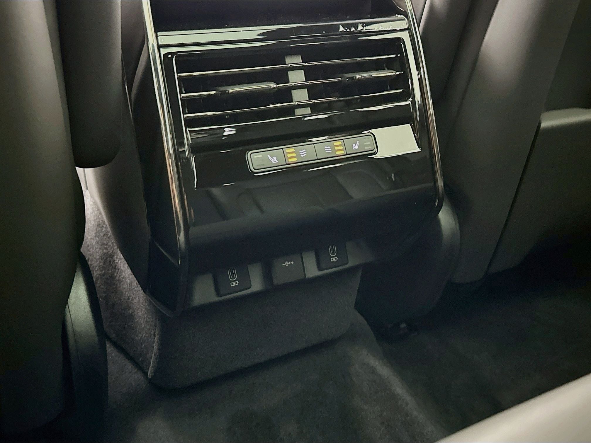 2027 Land Rover Range Rover Sport SE