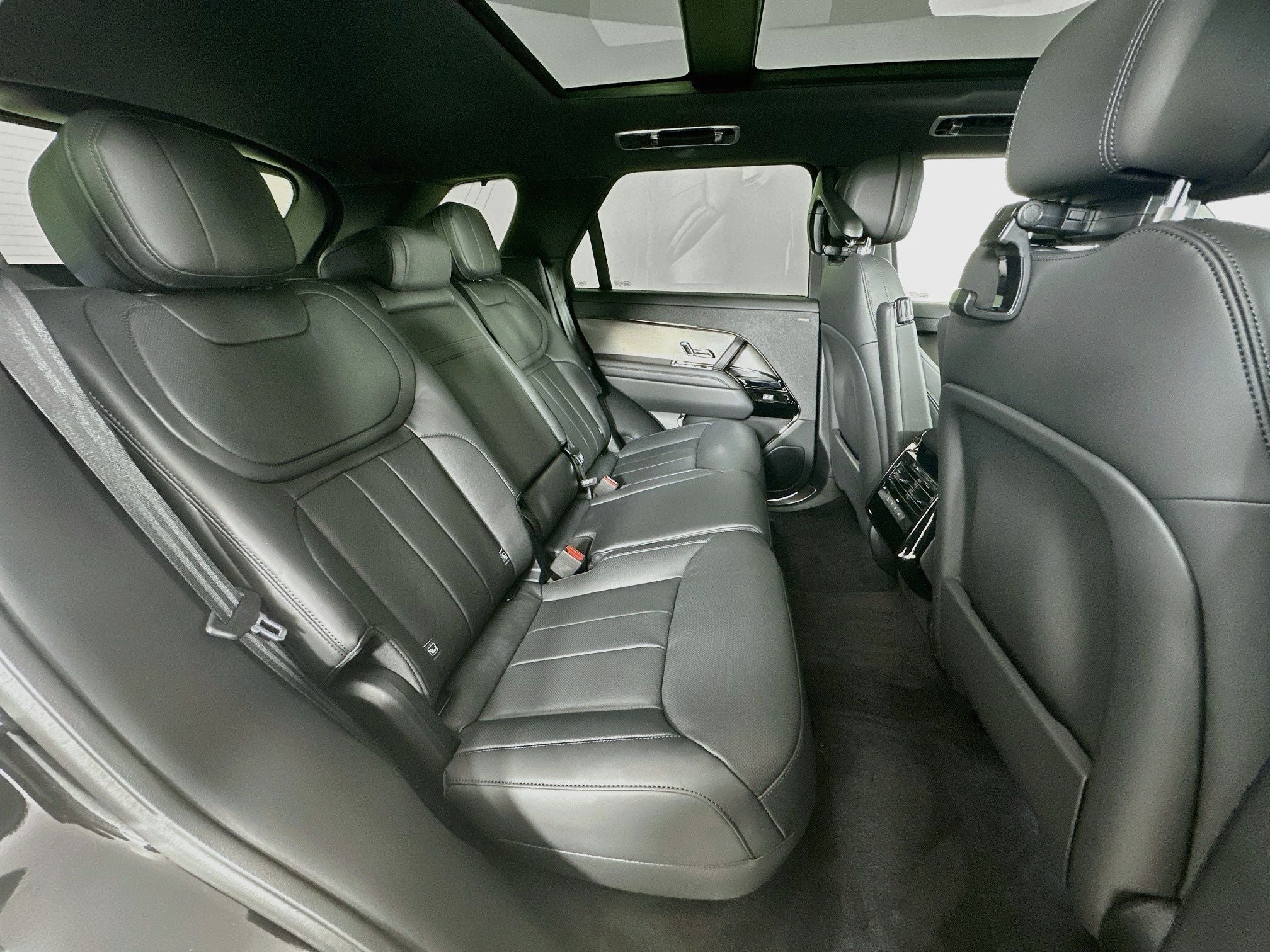 2027 Land Rover Range Rover Sport SE