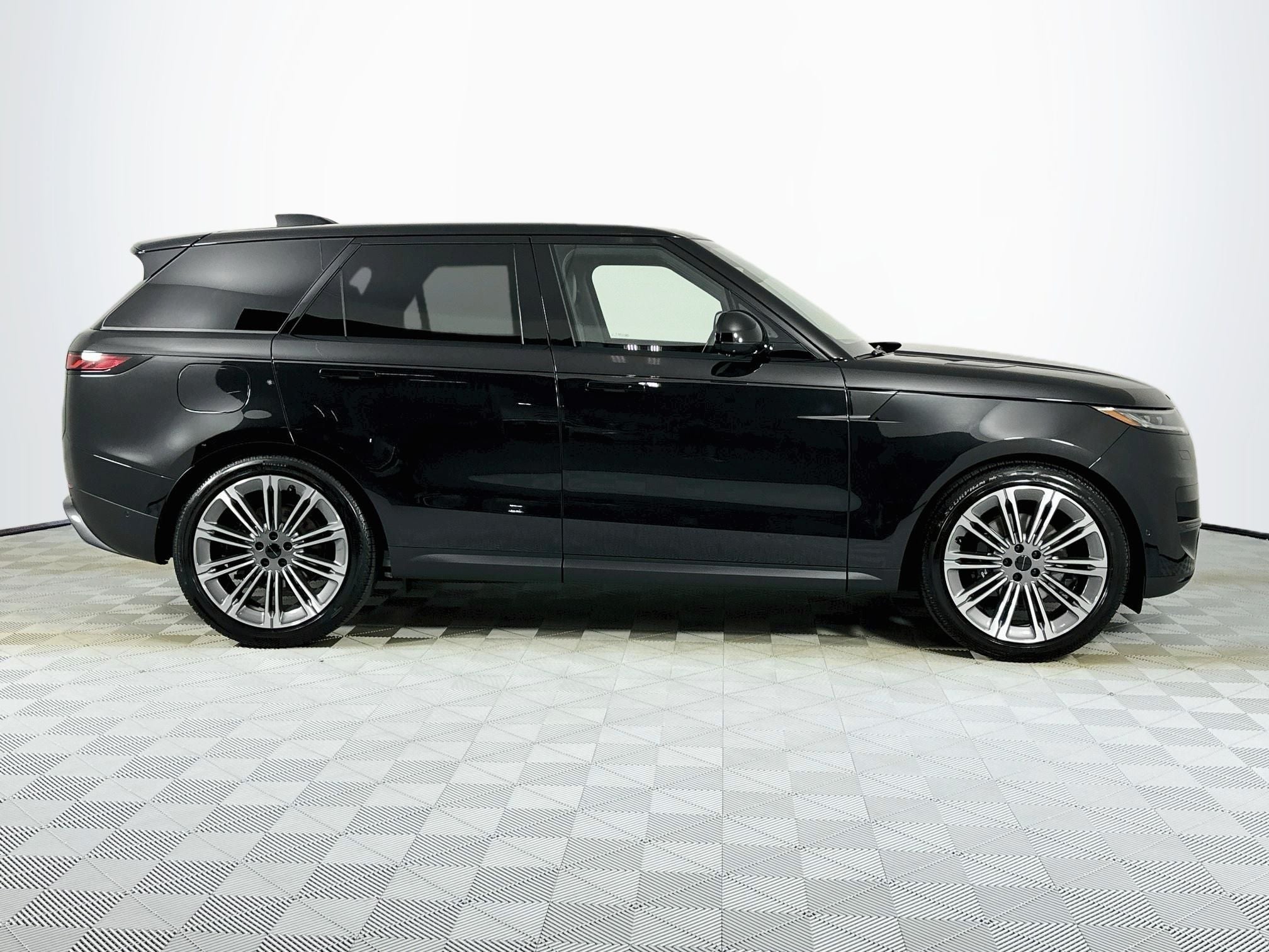 2027 Land Rover Range Rover Sport SE