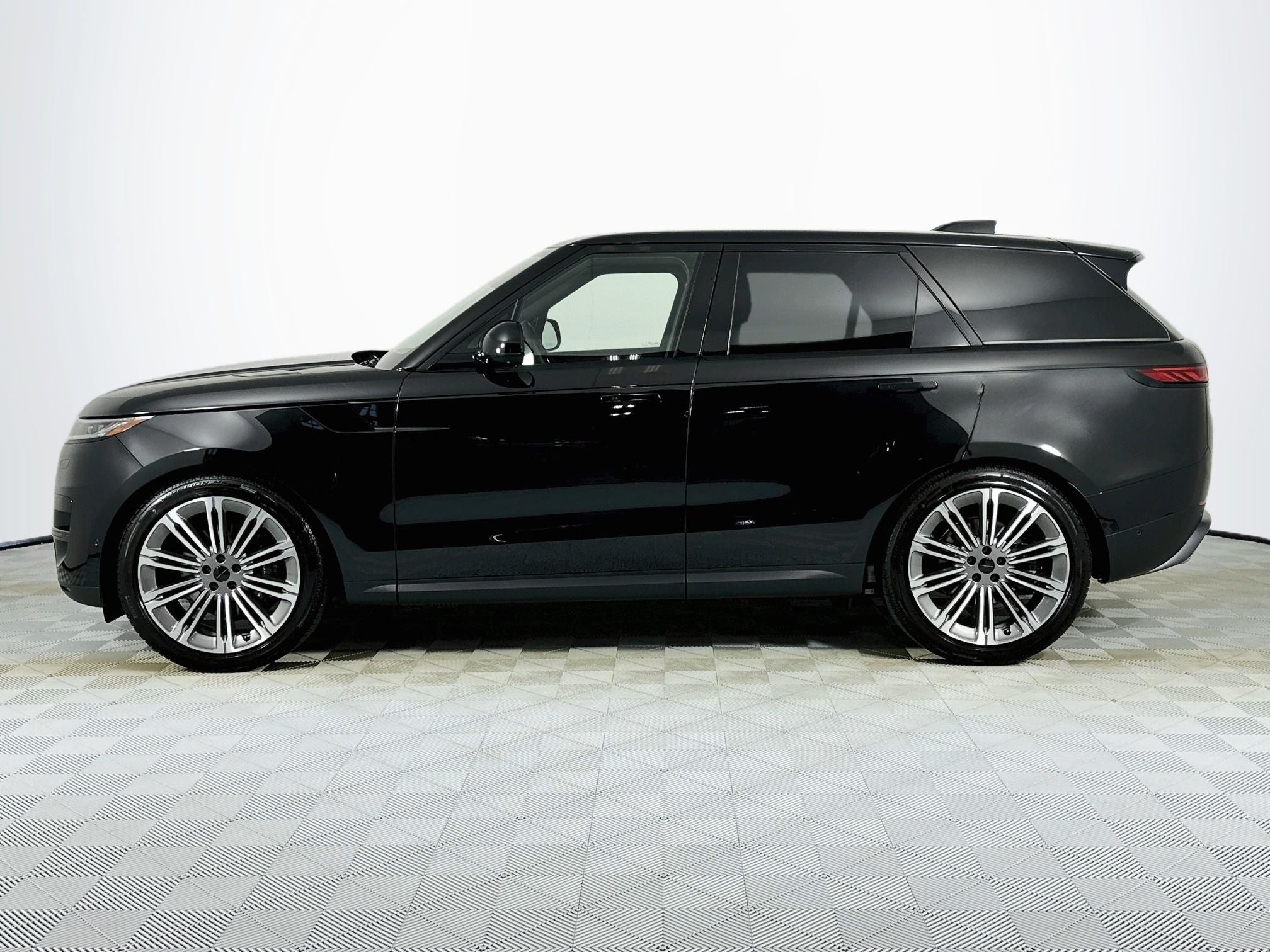 2027 Land Rover Range Rover Sport SE