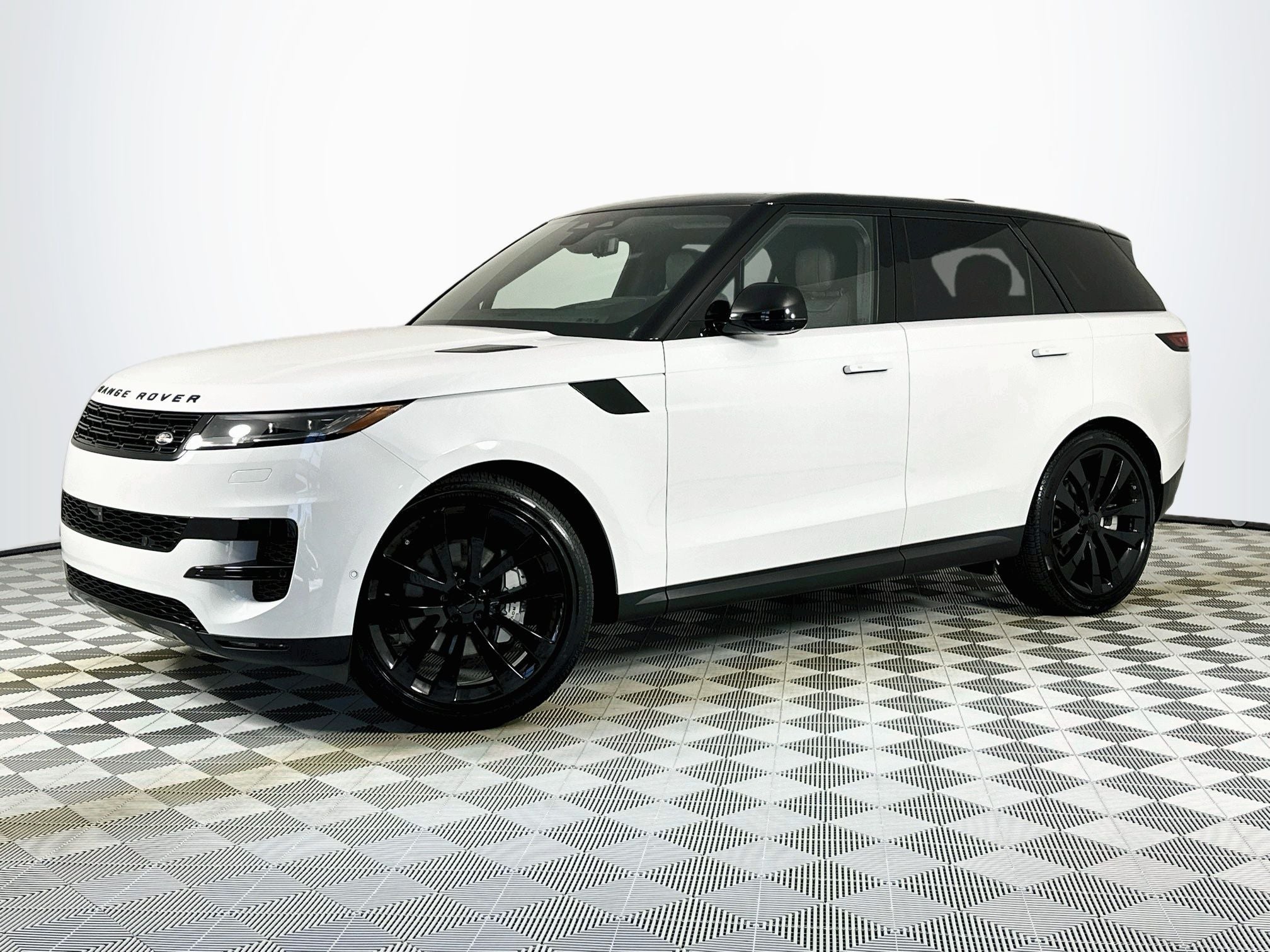 2026 Land Rover Range Rover Sport SE