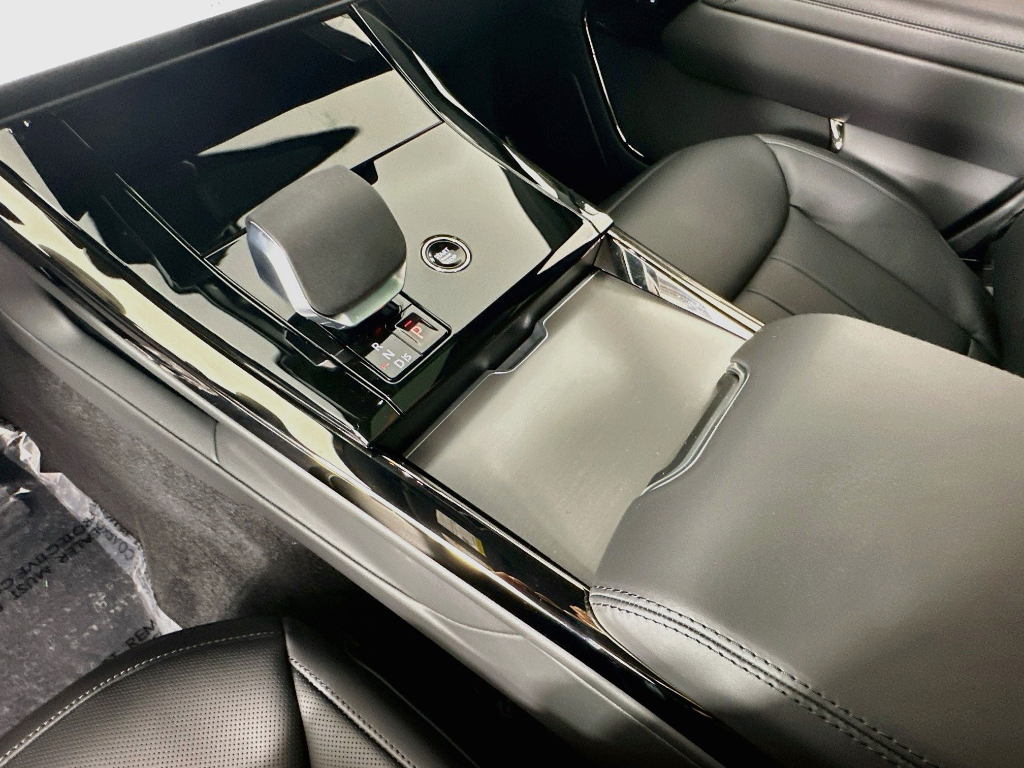 2026 Land Rover Range Rover Sport SE