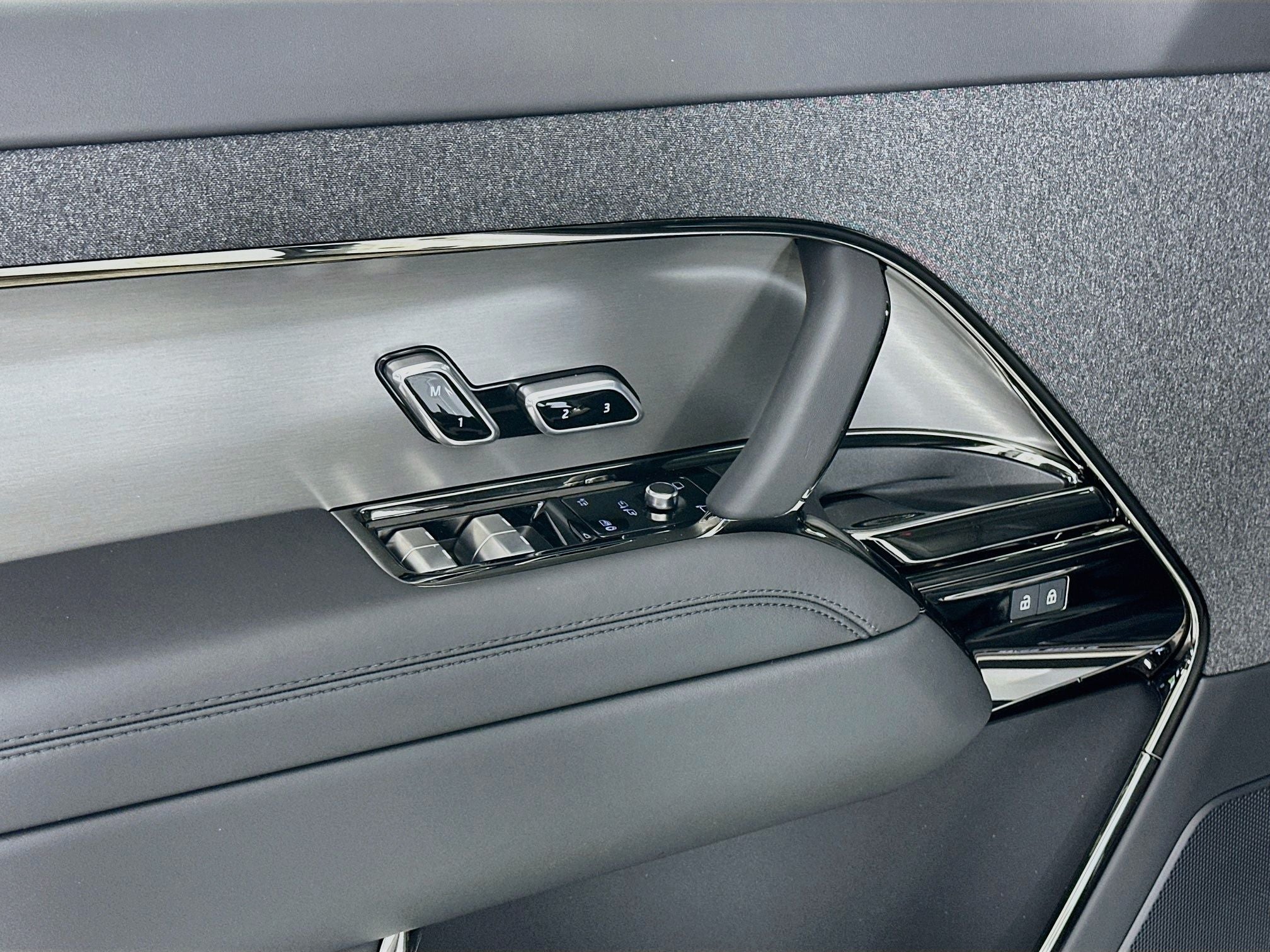2026 Land Rover Range Rover Sport SE