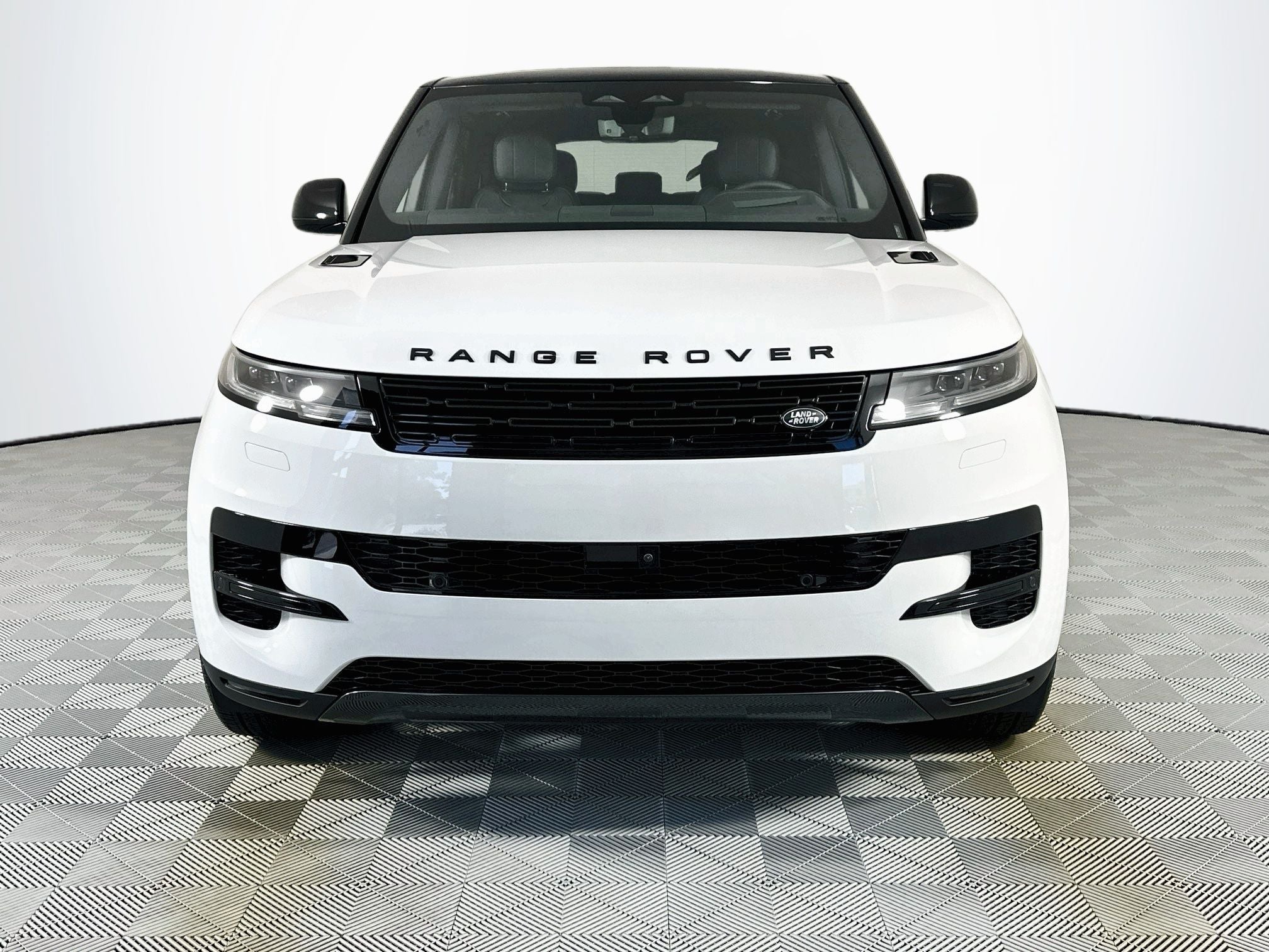 2026 Land Rover Range Rover Sport SE