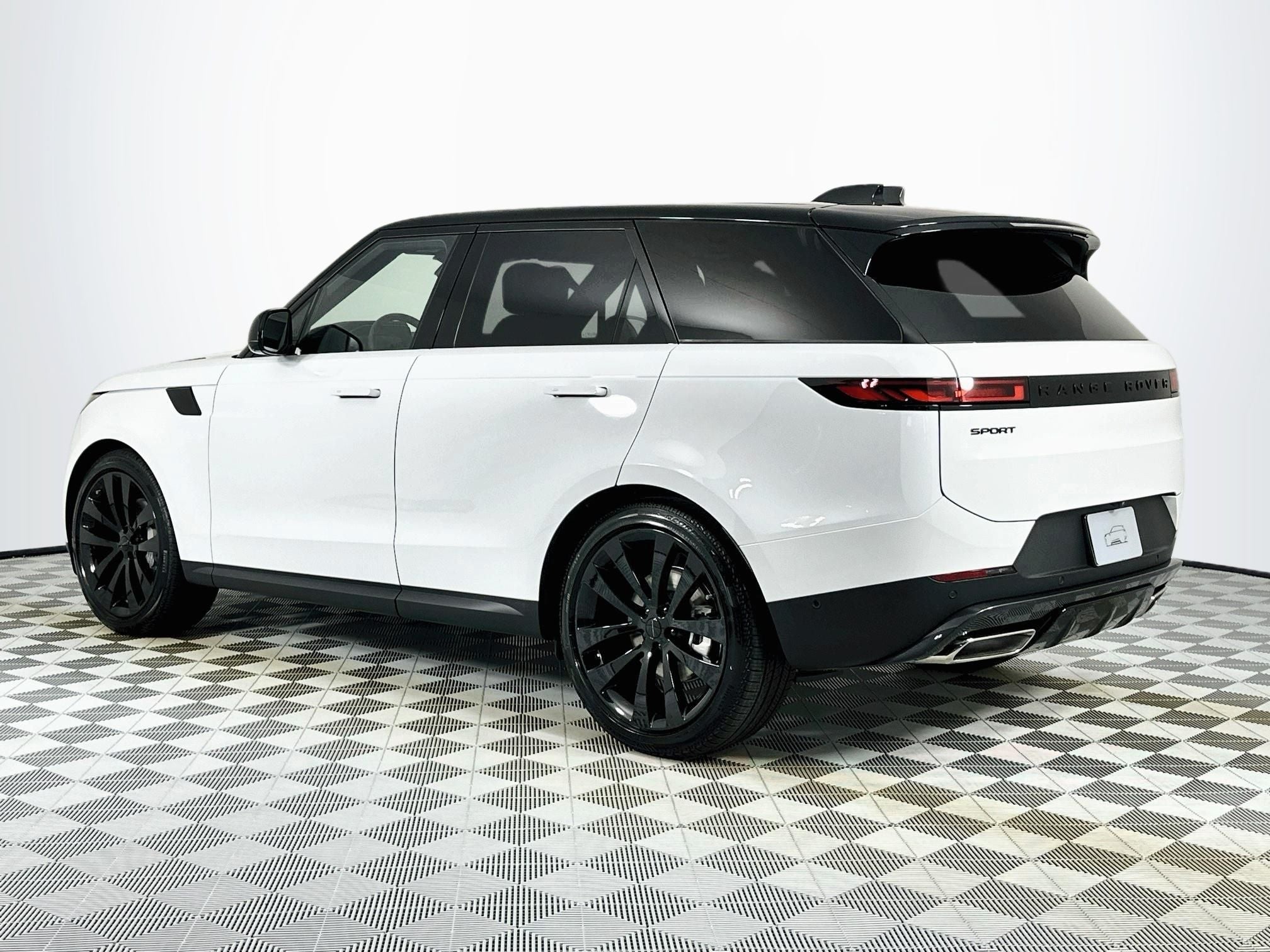 2026 Land Rover Range Rover Sport SE