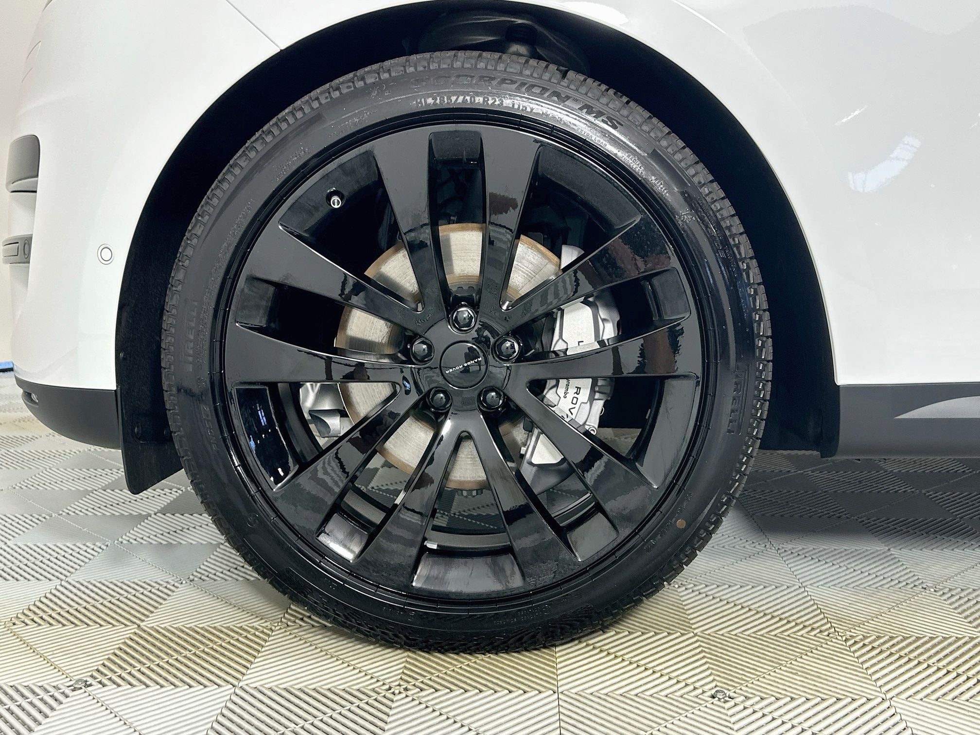 2026 Land Rover Range Rover Sport SE